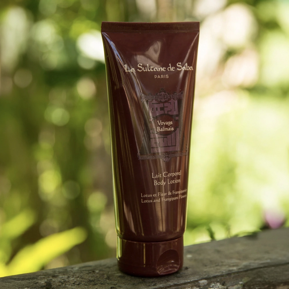 Молочко для тіла Квіти Лотоса та Франжипані Body Lotion Lotus and Frangipani Flowers LA SULTANE DE SABA Обʼєм 200 мл — фото 3