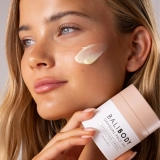 Зволожуючий крем для обличчя з ефектом автозасмаги Gradual Face Tan BALI BODY Обʼєм 50 мл — фото 3