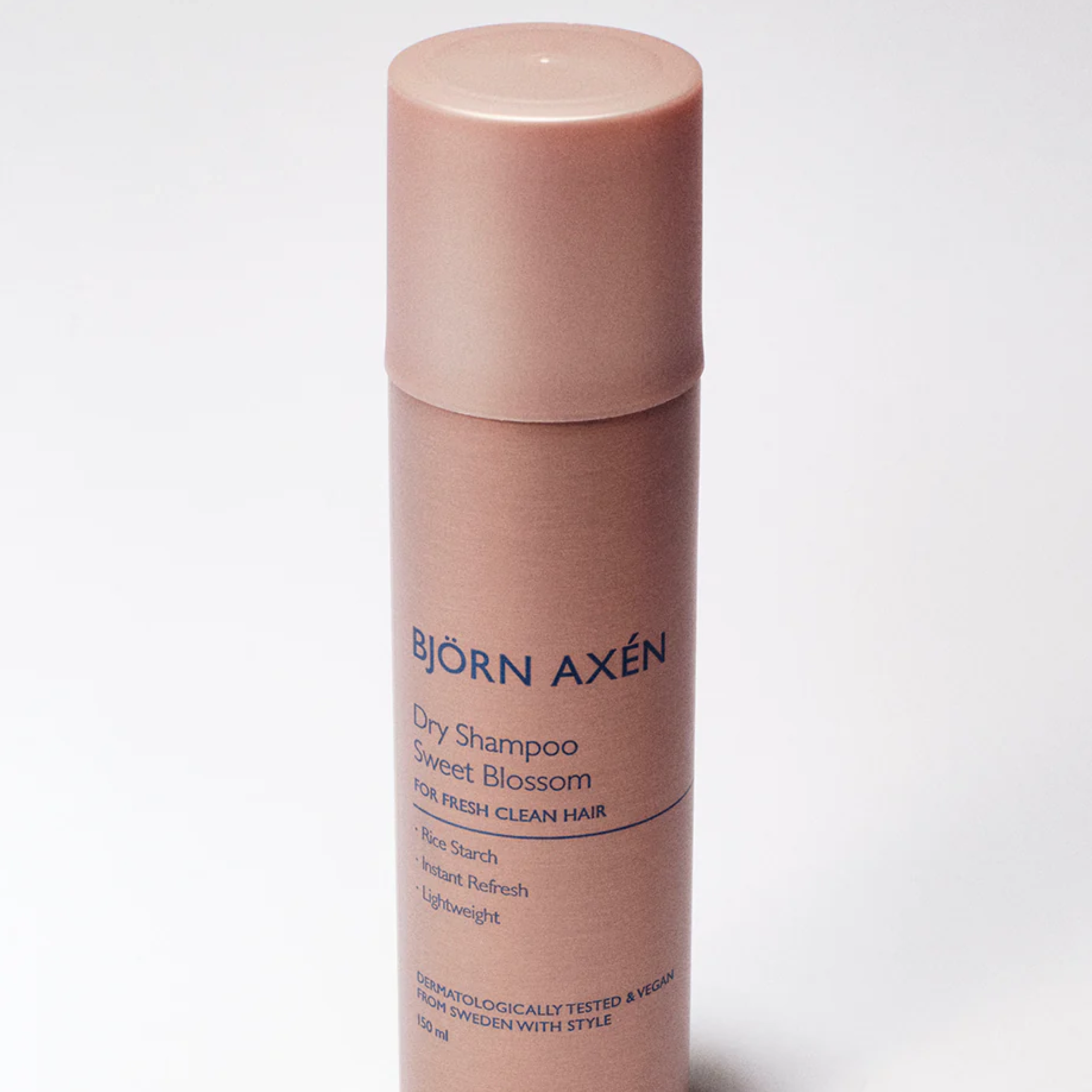 Сухой шампунь "Сладкий цвет" Dry Shampoo Sweet Blossom BJÖRN AXÉN Объем 150 мл — фото 3
