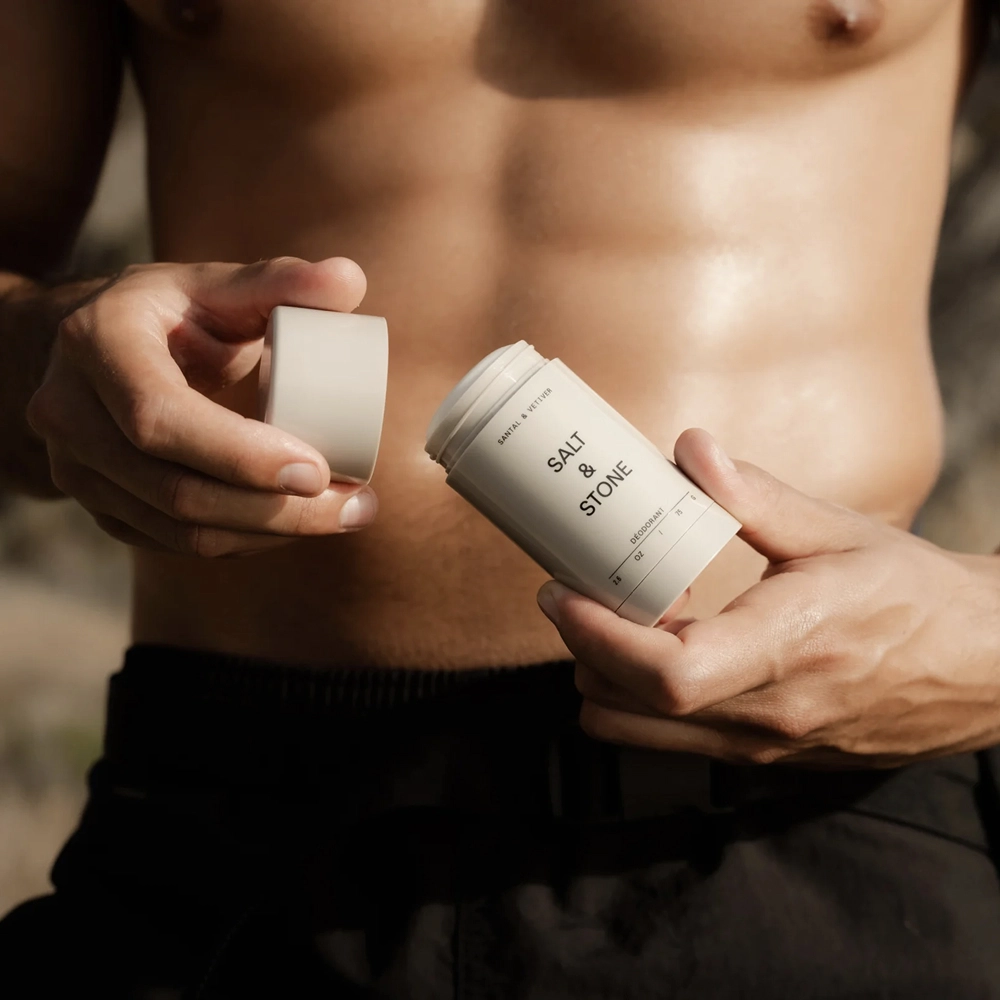 Натуральний дезодорант з ароматом сандалового дерева та ветиверу Natural Deodorant Santal & Vetiver - Formula № 1 SALT & STONE Вага 75 г — фото 3