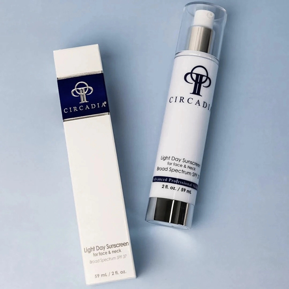 Денний крем для обличчя з SPF 37 Light Day Sunscreen Broad Spectrum SPF 37 CIRCADIA Обʼєм 59 мл — фото 4