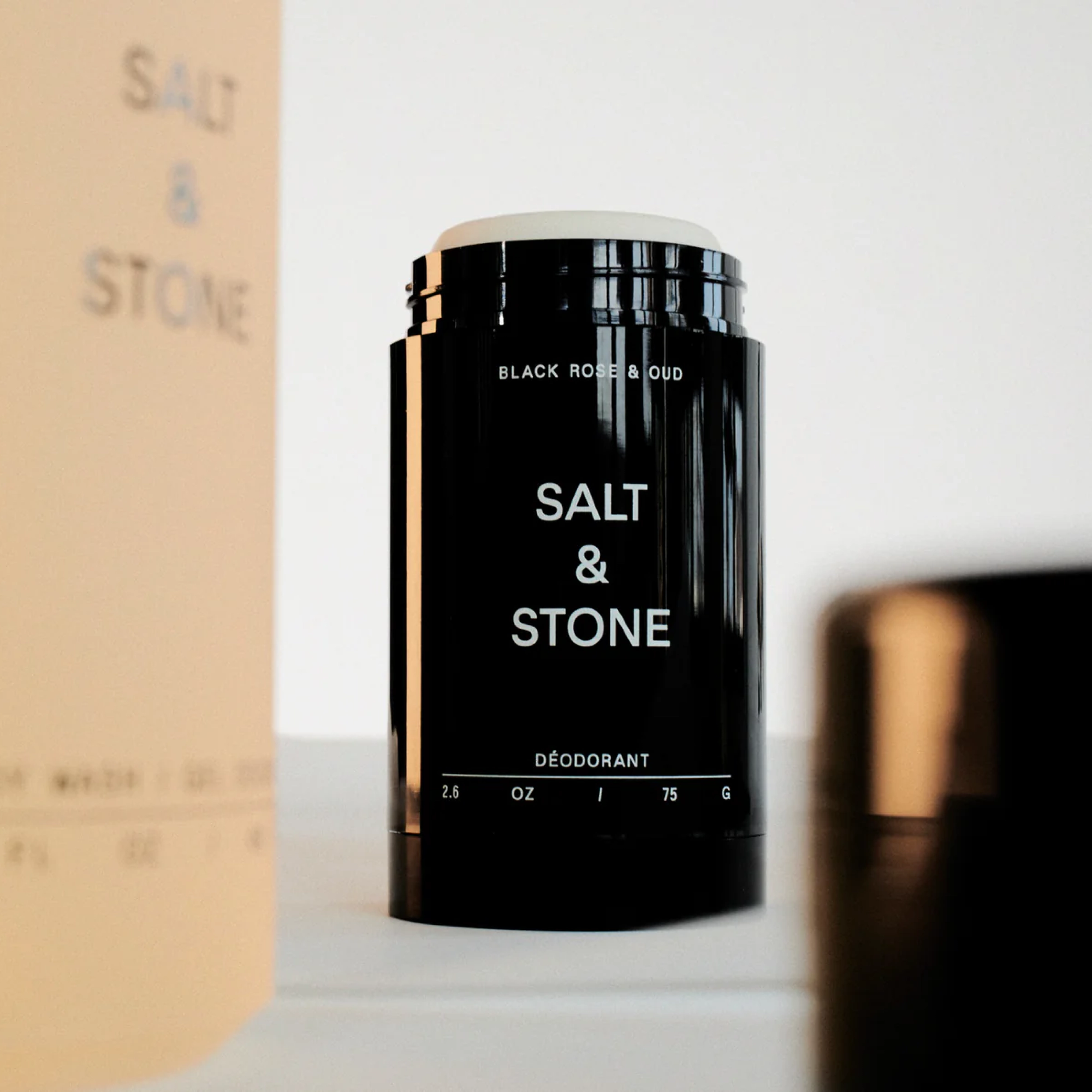 Натуральний дезодорант з ароматом чорної троянди та уда Natural Deodorant Black Rose & Oud - Formula Nº 1 SALT & STONE Вага 75 г — фото 3