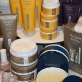 Отшелушивающий скраб для рук Exfoliating Hand Scrub MARGARET DABBS LONDON Объем 75 мл — фото 3