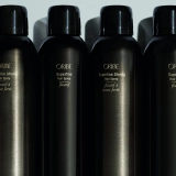 Спрей для надсильної фіксації "Лак-невагомість" Superfine Strong Hair Spray ORIBE Обʼєм 301 мл — фото 5