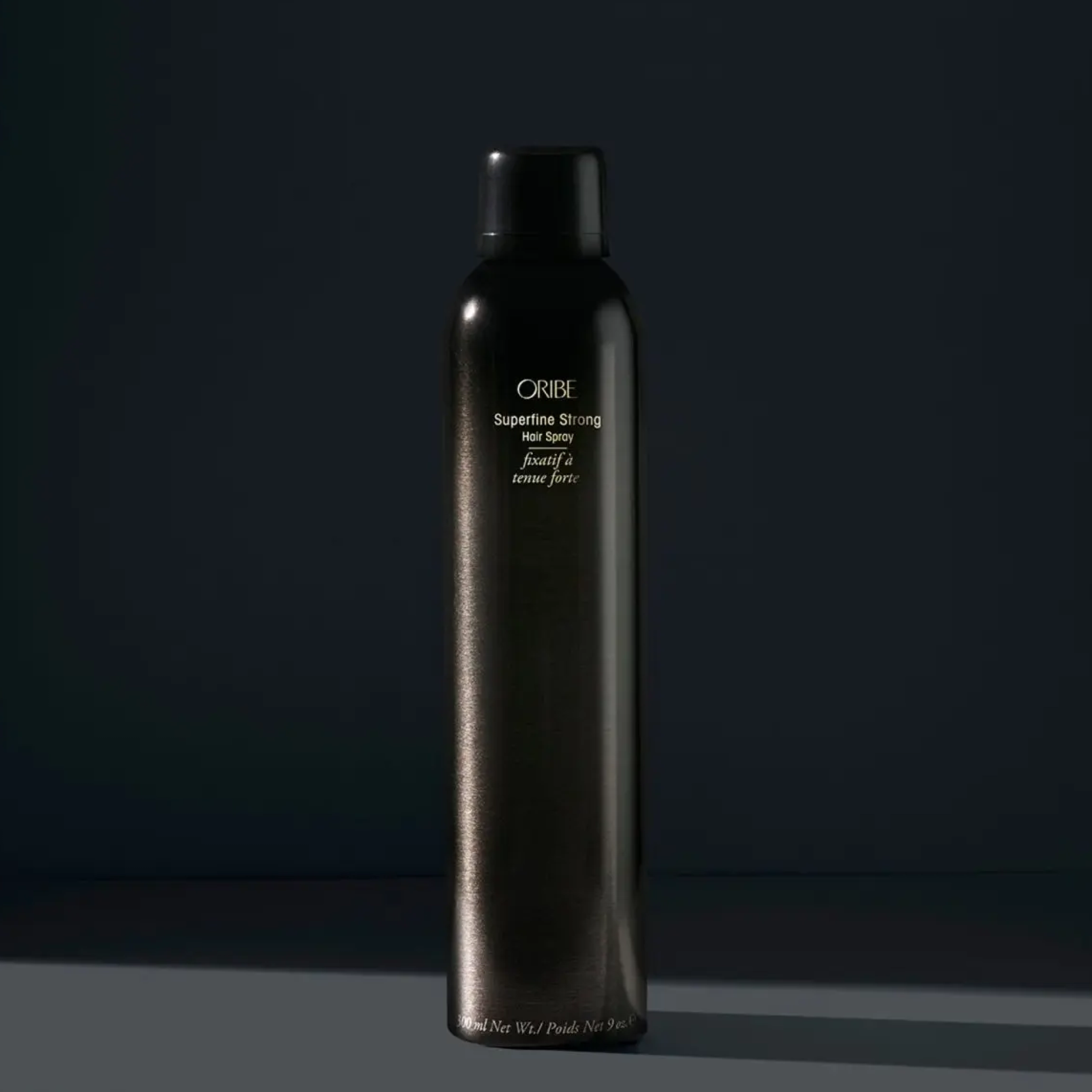 Спрей для надсильної фіксації "Лак-невагомість" Superfine Strong Hair Spray ORIBE Обʼєм 301 мл — фото 3