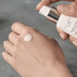 Безолійний зволожуючий крем та сироватка з АНА Balance Moisturiser with Glycolic Acid Activator MEDIK8 Обʼєм 50 мл — фото 4