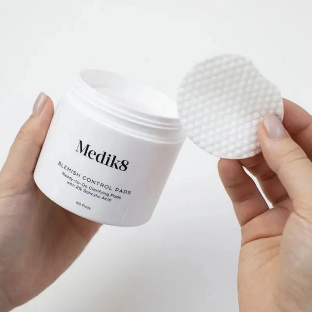 Подушечки з 2% саліциловою кислотою для проблемної шкіри Blemish Control Pads MEDIK8 — фото 2
