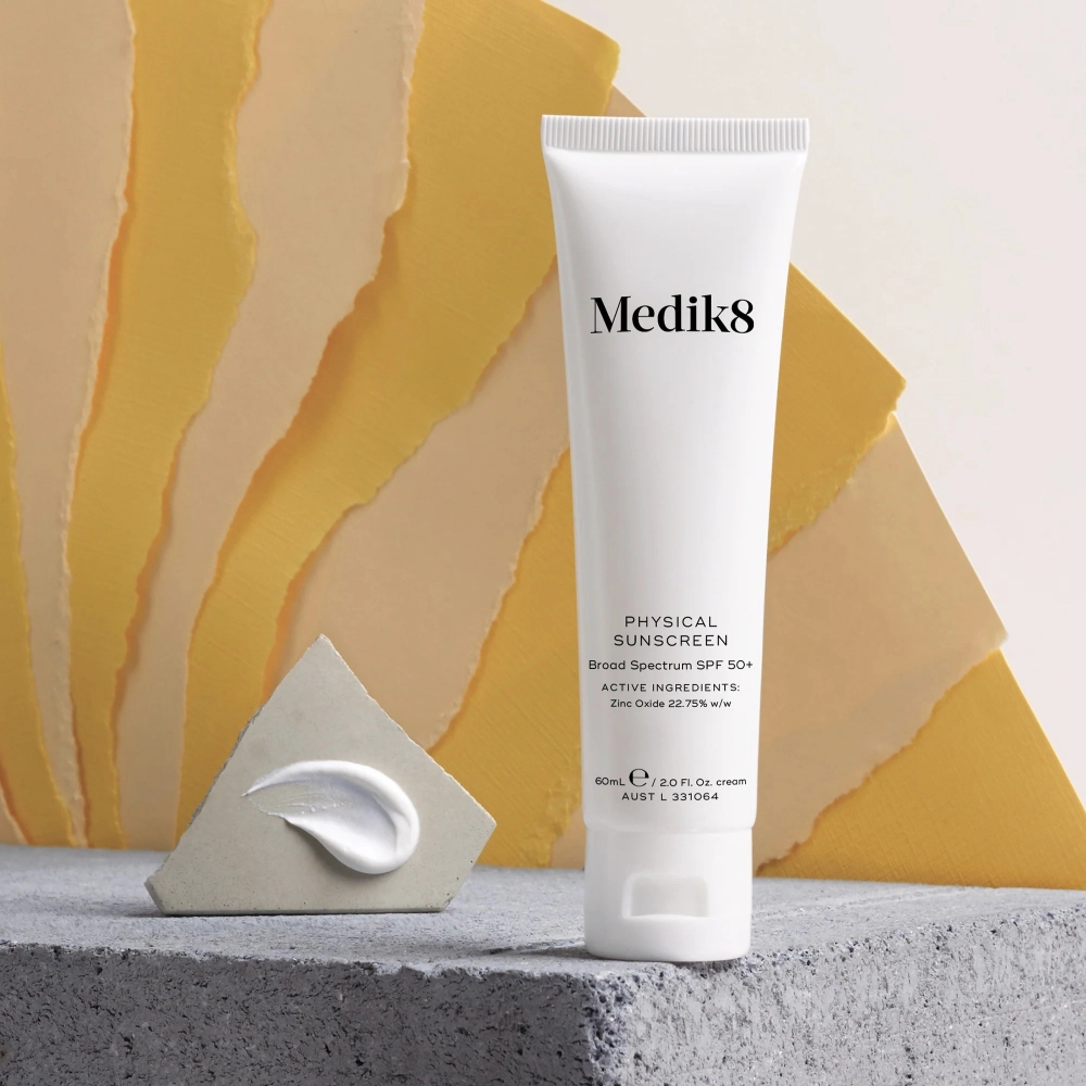 Солнцезащитный крем с физическим фактором SPF50 Physical Sunscreen SPF 50 MEDIK8 Объем 60 мл — фото 3