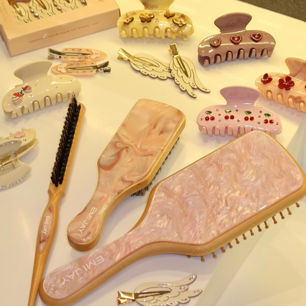 Міні щітка для волосся Mini Boar Bristle Brush in Pink Chantilly EMI JAY — фото 5