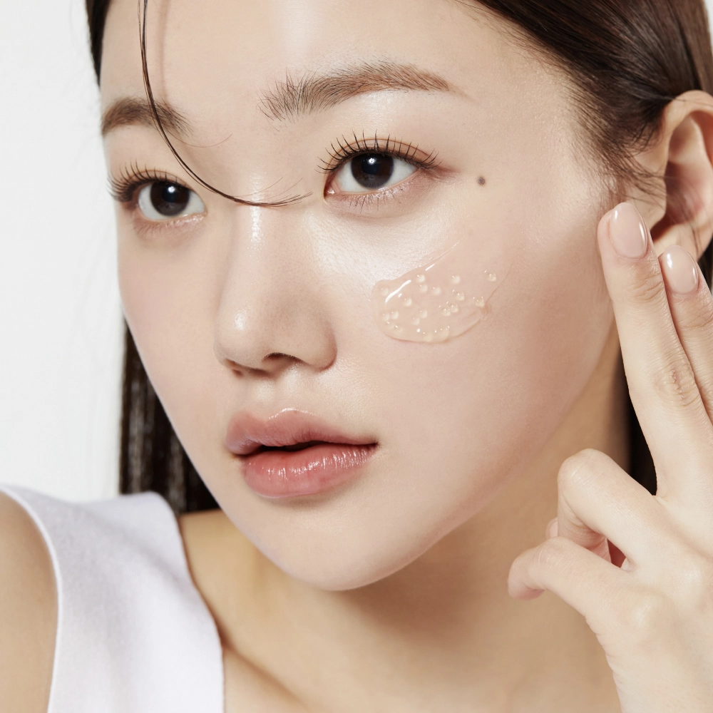Увлажняющий гель-крем с капсулами глутатиона Age-r Glutathione Glow Capsule Cream MEDICUBE Объем 50 мл — фото 3