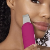 Пристрій для скрабування шкіри та усунення чорних цяток 9 в 1 MicroCurrent Skin Scrubber & Blackhead Remover 9 в 1 GESKE Відтінок Magenta — фото 2