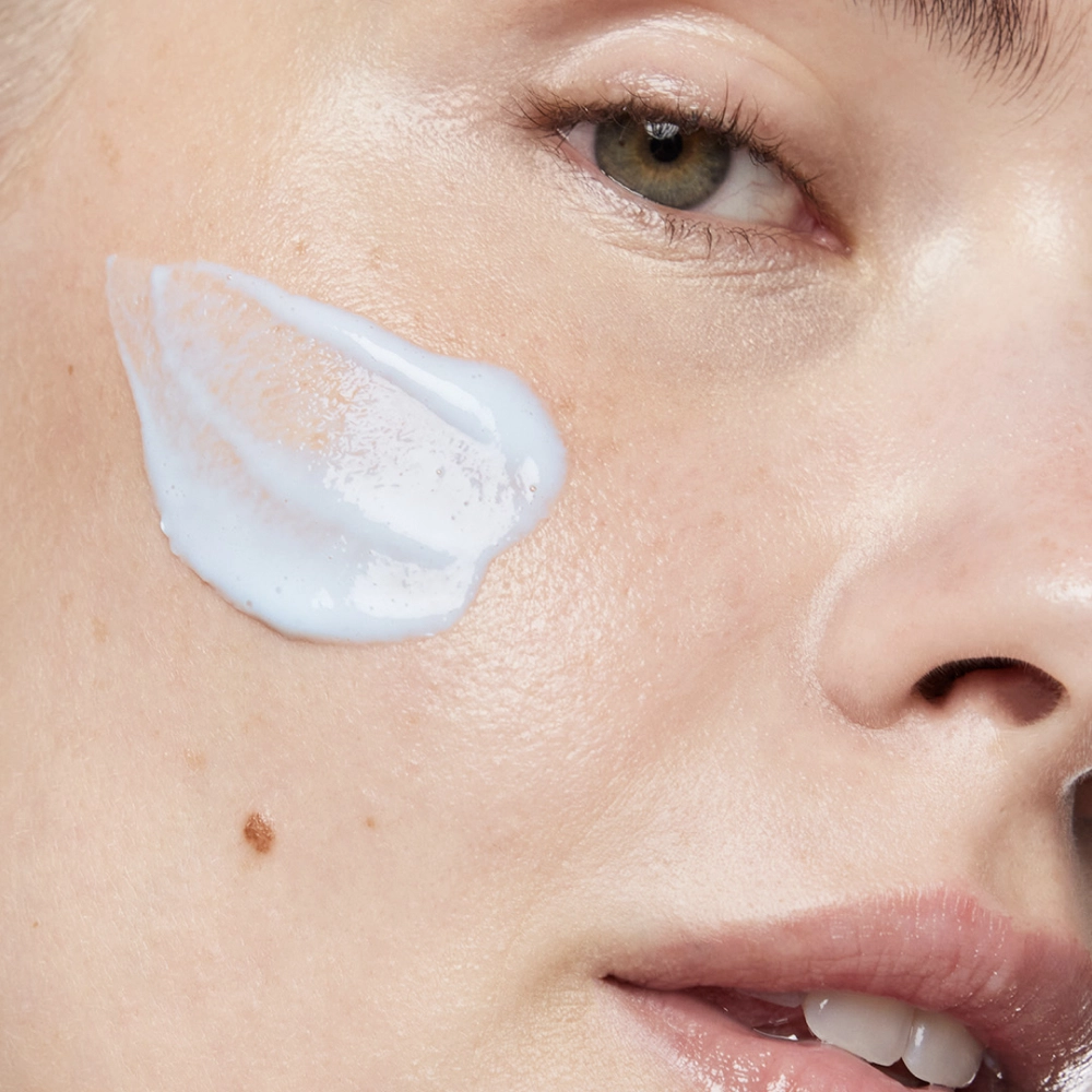 Увлажняющий очищающий магнитный гель с эффектом сияния Magnetic Afterglow Cleanser DERMALOGICA Объем 150 мл — фото 3