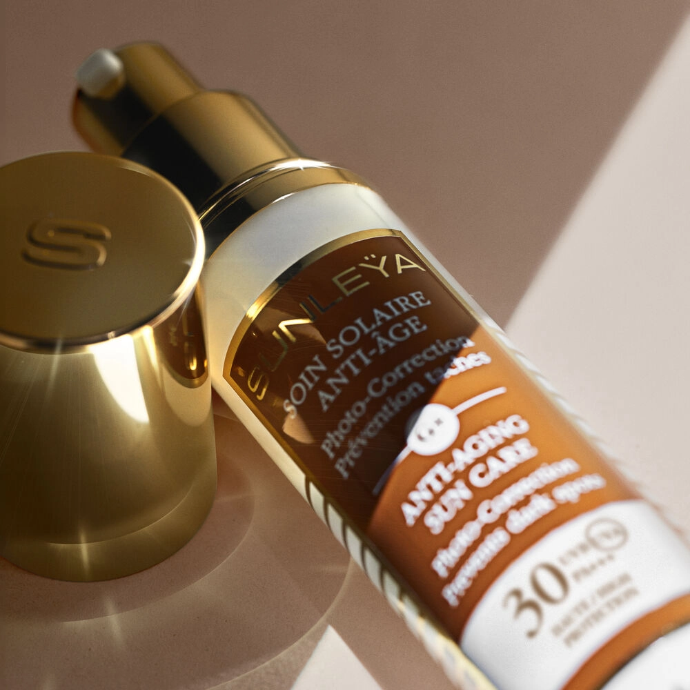 Антивіковий сонцезахисний крем для шкіри обличчя з SPF30  PA+++ Sunleÿa Anti-Aging Sun Care SPF30 SISLEY PARIS Обʼєм 50 мл — фото 4