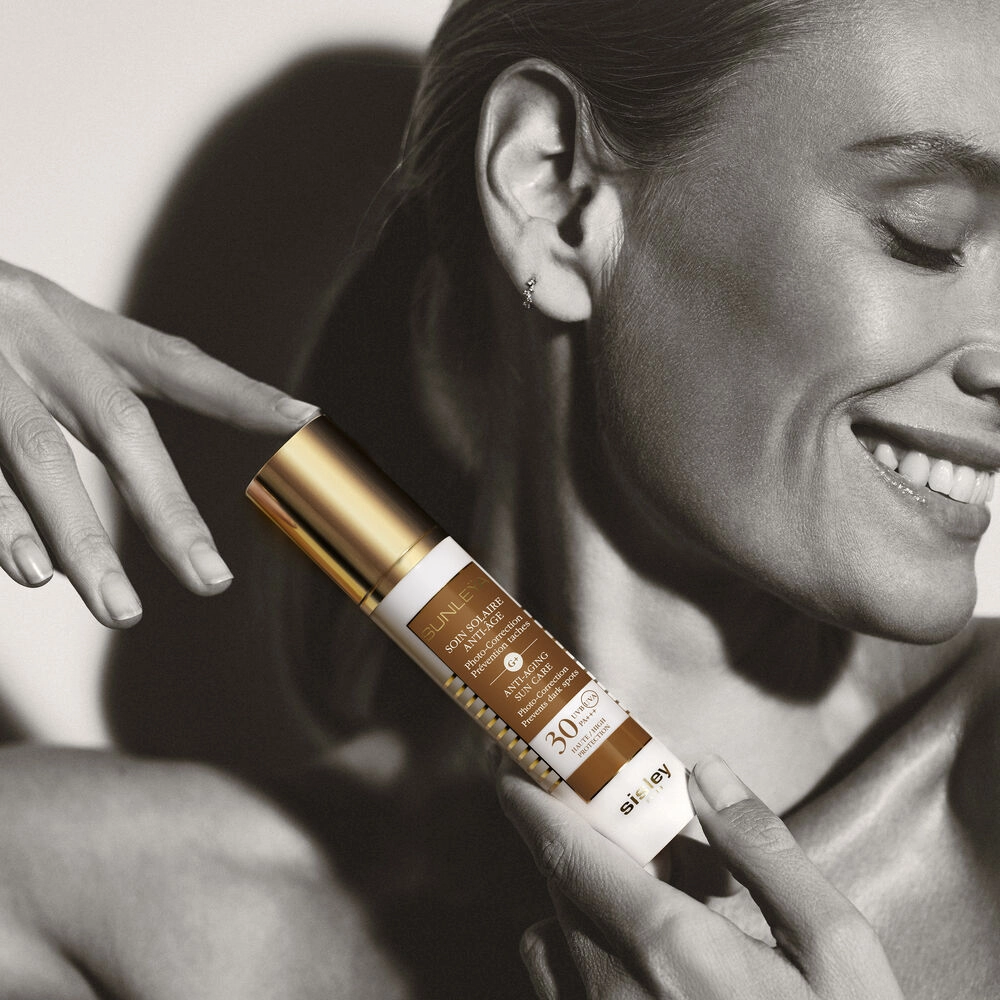 Антивіковий сонцезахисний крем для шкіри обличчя з SPF30  PA+++ Sunleÿa Anti-Aging Sun Care SPF30 SISLEY PARIS Обʼєм 50 мл — фото 6
