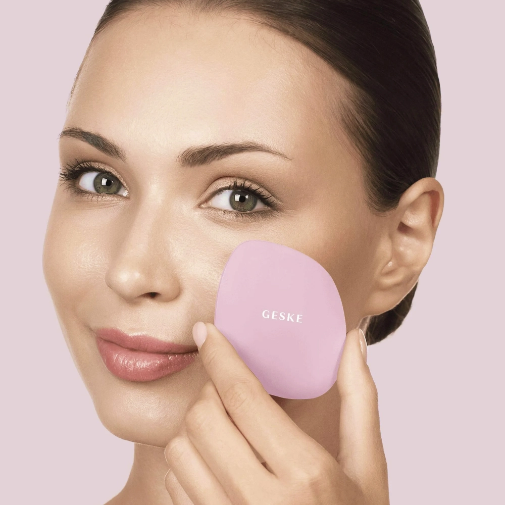 Щітка для обличчя 4 в 1 Facial Brush 4 in 1 GESKE Відтінок Pink — фото 2