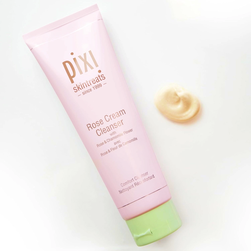 Ніжний крем для вмивання обличчя з рожевою олією Rose Cream Cleanser PIXI Обʼєм 135 мл — фото 2