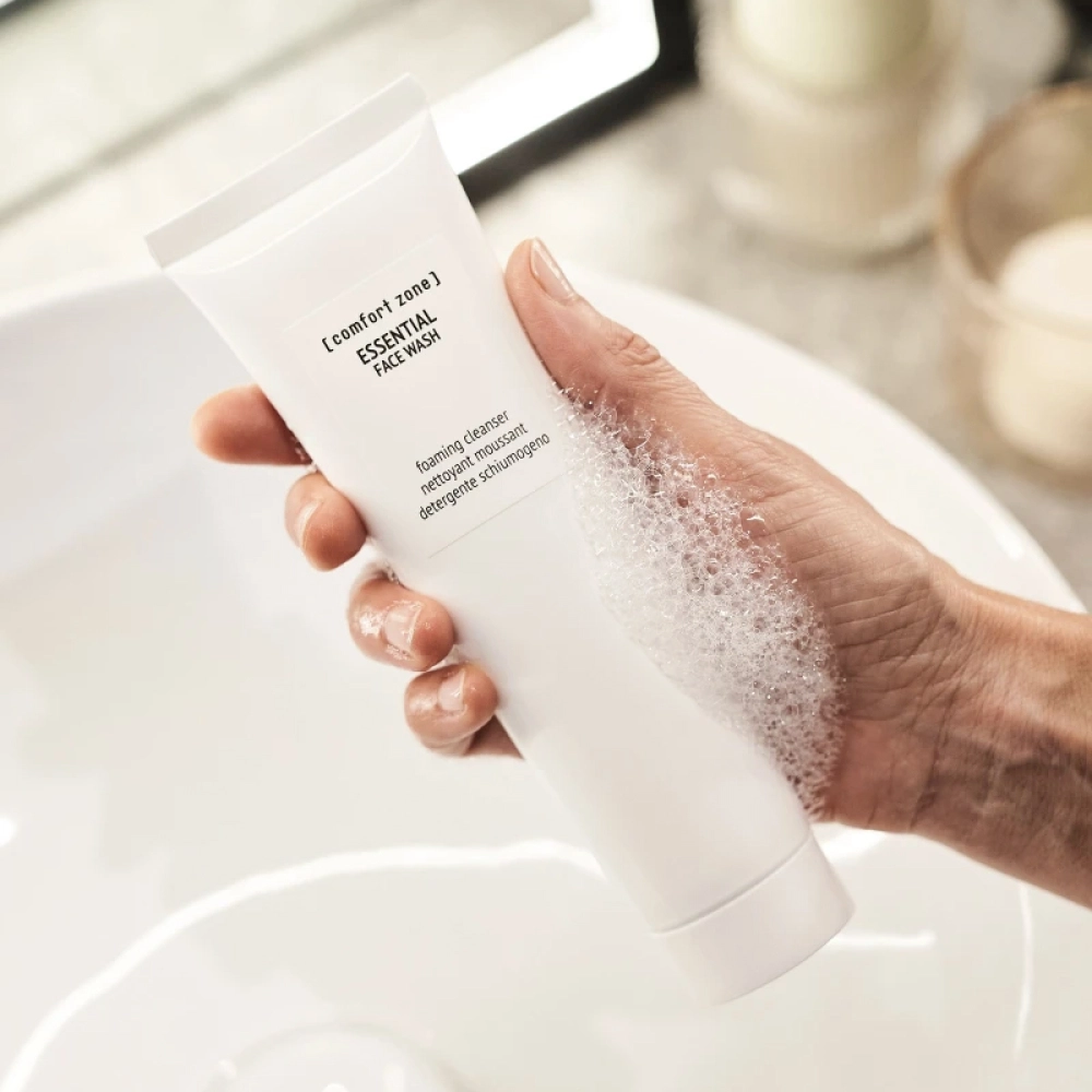 Очищающая пенка для умывания Essential Face Wash COMFORT ZONE Объем 150 мл — фото 4