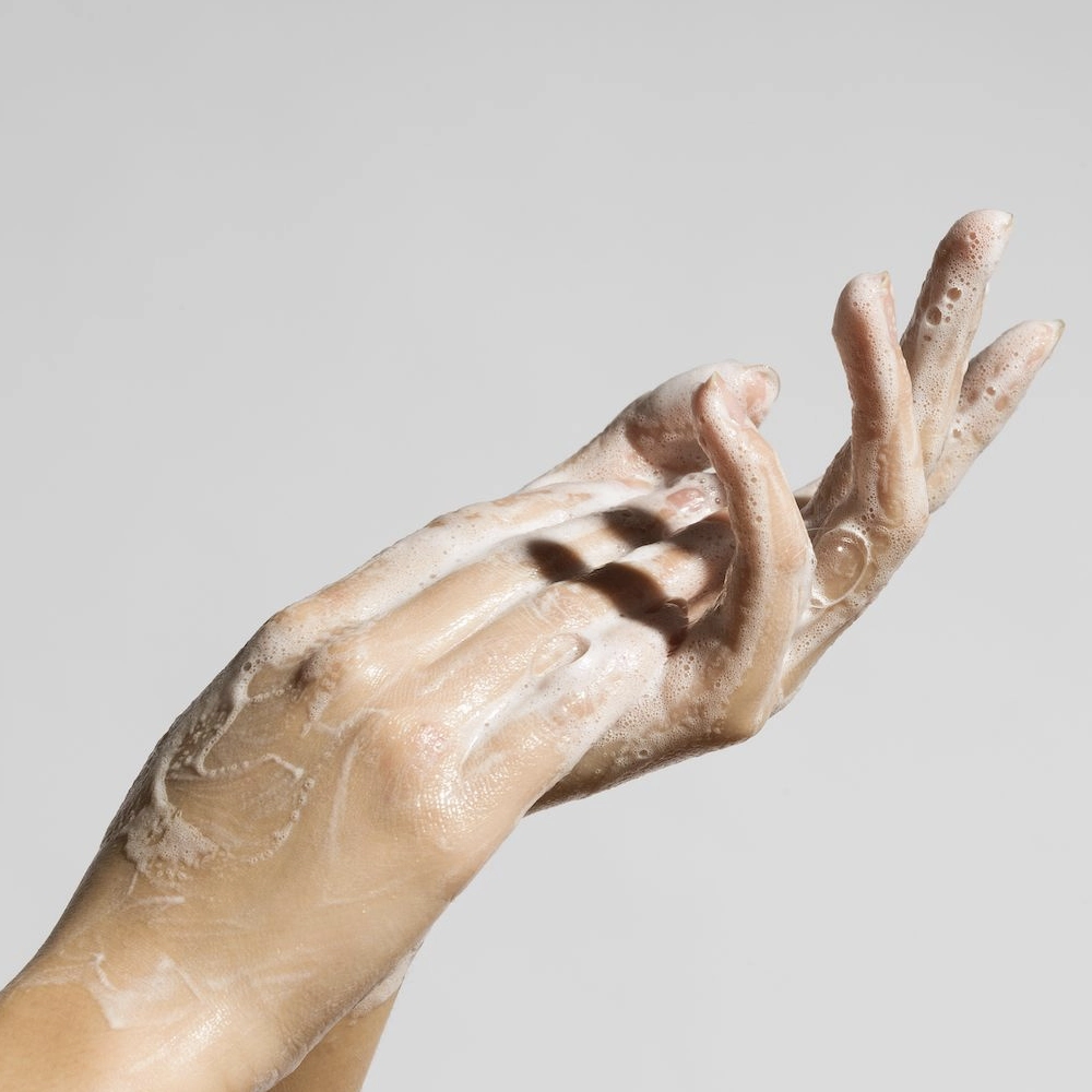 Рідке мило для рук Hand Cleansing Cream Ayurvedic Amber Vanilla Patchouli LA SULTANE DE SABA Обʼєм 200 мл — фото 3