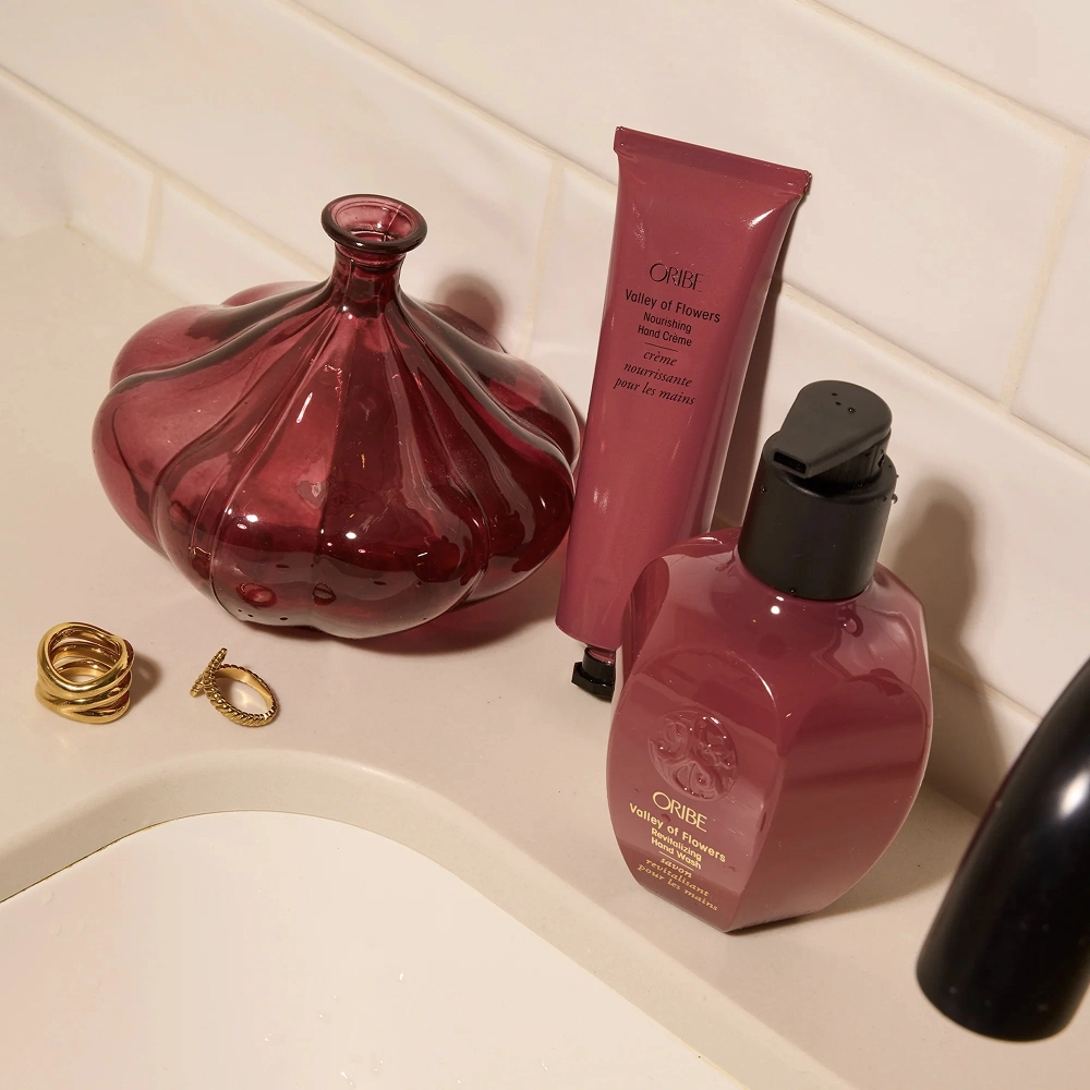 Крем для рук «Цветочное пробуждение» Valley of Flowers Replenishing Hand Cream ORIBE Объем 100 мл — фото 4