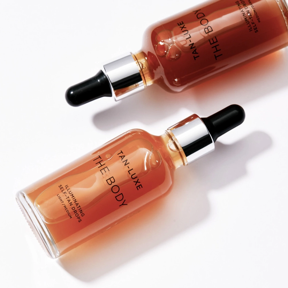 Капли для автозагара тела в оттенке The Body Illuminating Self-Tan Drops Medium/Dark TAN-LUXE Объем 50 мл — фото 6