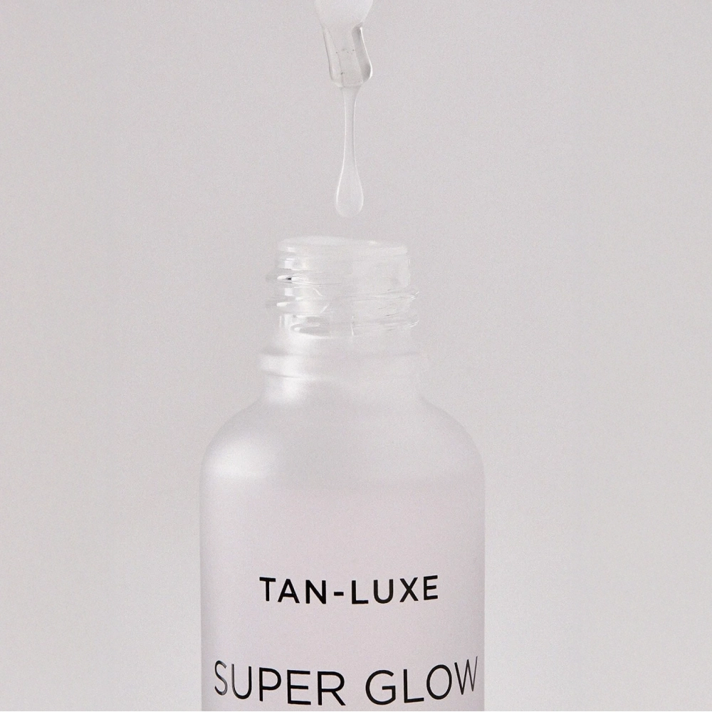 Сироватка для автозасмаги з гіалуроновою кислотою Super Glow Hyaluronic Self-Tan Serum TAN-LUXE Обʼєм 30 мл — фото 4