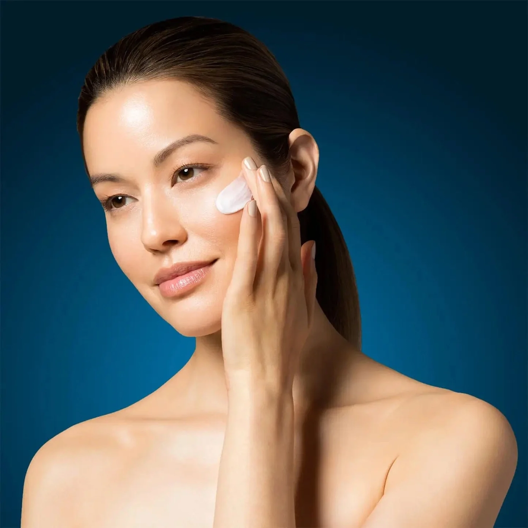 Помʼякшувальний крем для шкіри обличчя Skin Smoothing Cream DERMALOGICA Обʼєм 150 мл — фото 4