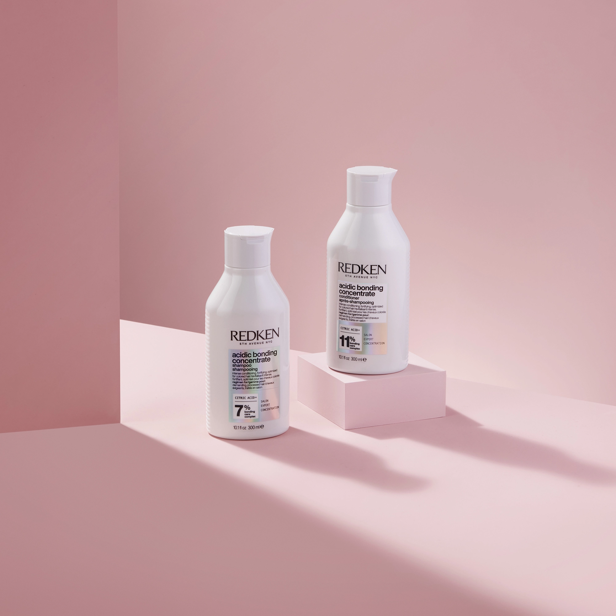 Відновлювальний шампунь для пошкодженого волосся Acidic Bonding Concentrate Shampoo REDKEN Обʼєм 300 мл — фото 5