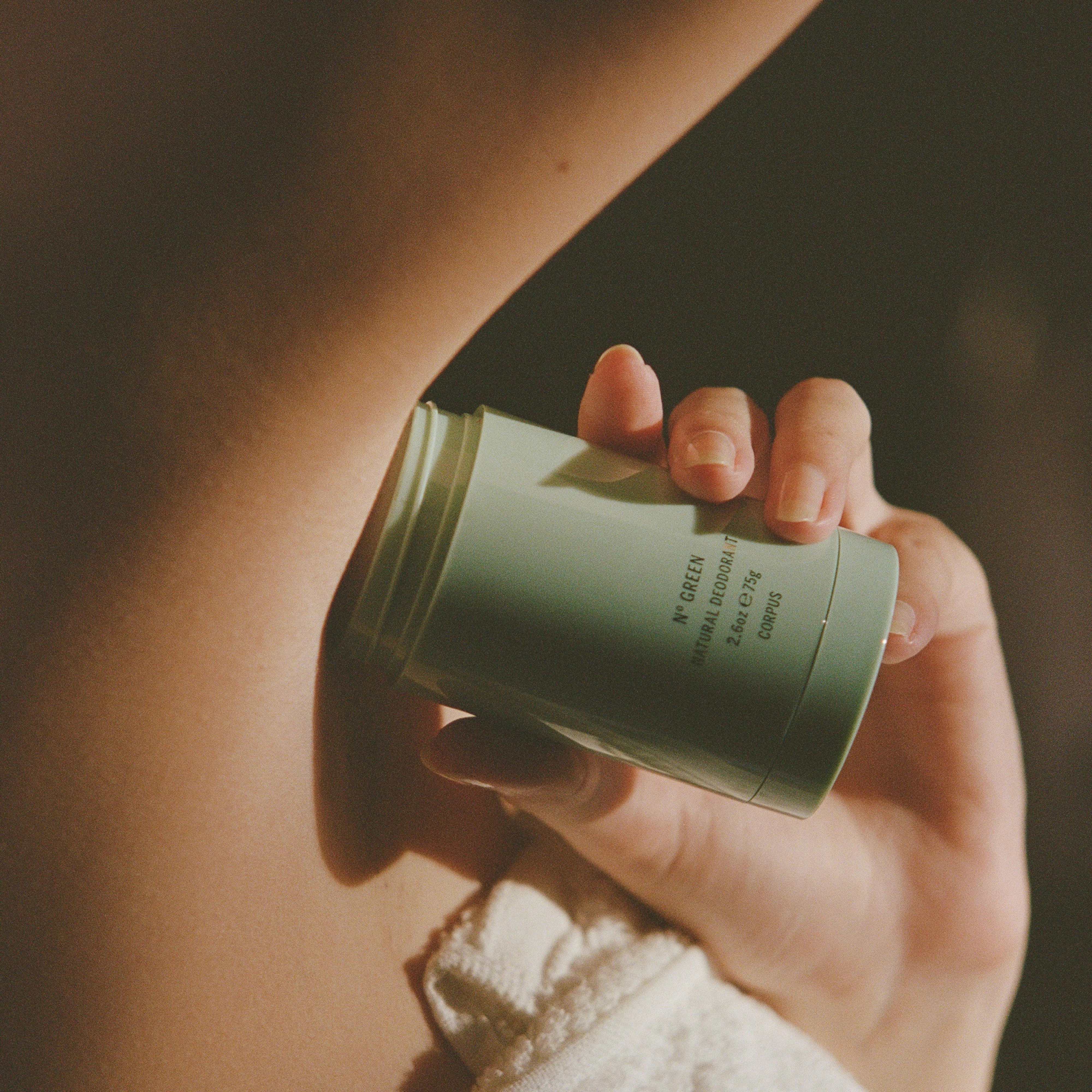 Натуральний дезодорант з ароматом бергамоту та лимона Natural Deodorant "№ Green" CORPUS Вага 34 г — фото 6