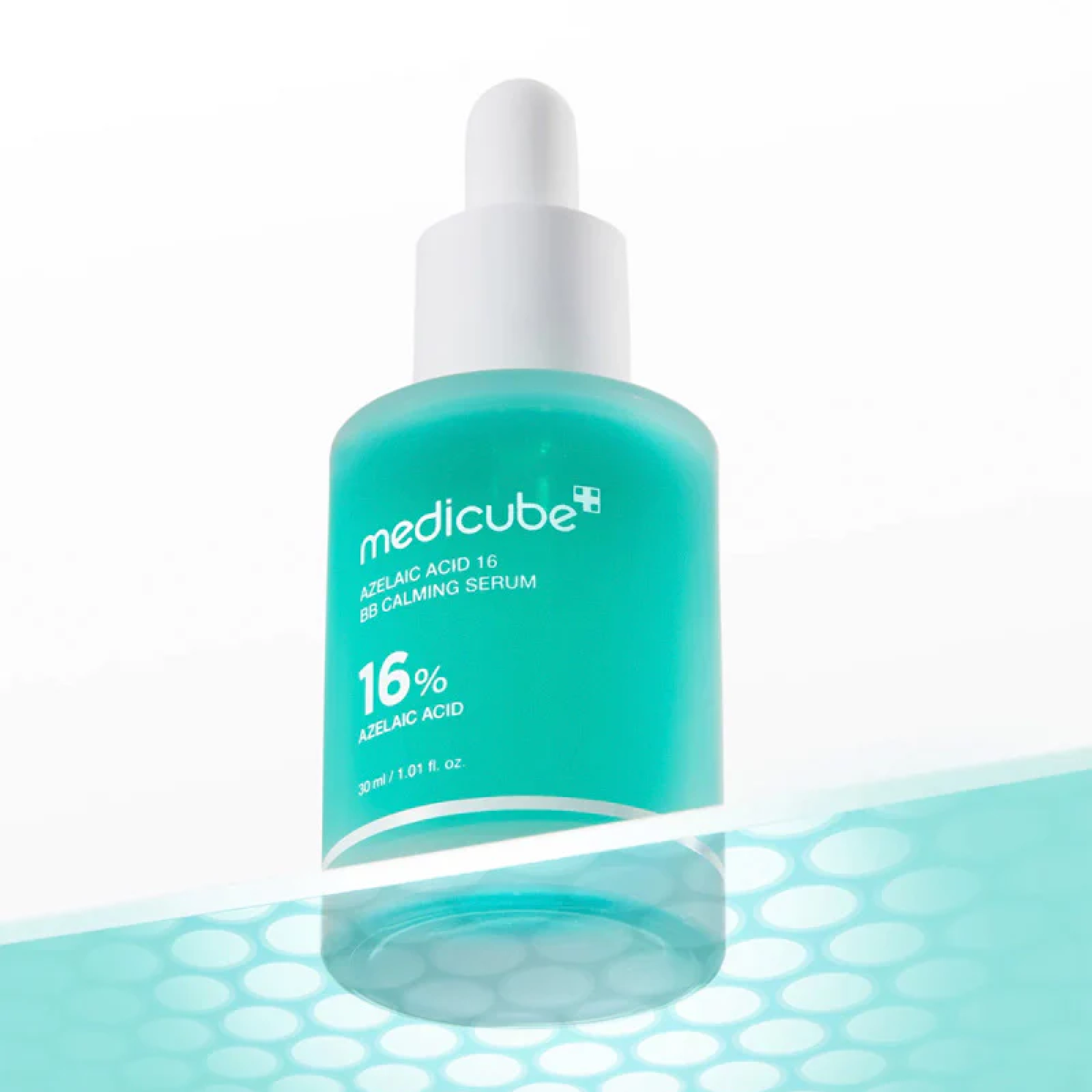 Успокаивающая сыворотка с азелаиновой кислотой 16% Azelaic Acid 16 BB Calming Serum MEDICUBE Объем 30 мл — фото 5