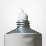 Зволожуючий лосьйон для тіла з ароматом сандалового дерева та ветиверу Body Lotion Santal & Vetiver SALT & STONE Обʼєм 100 мл — фото 3