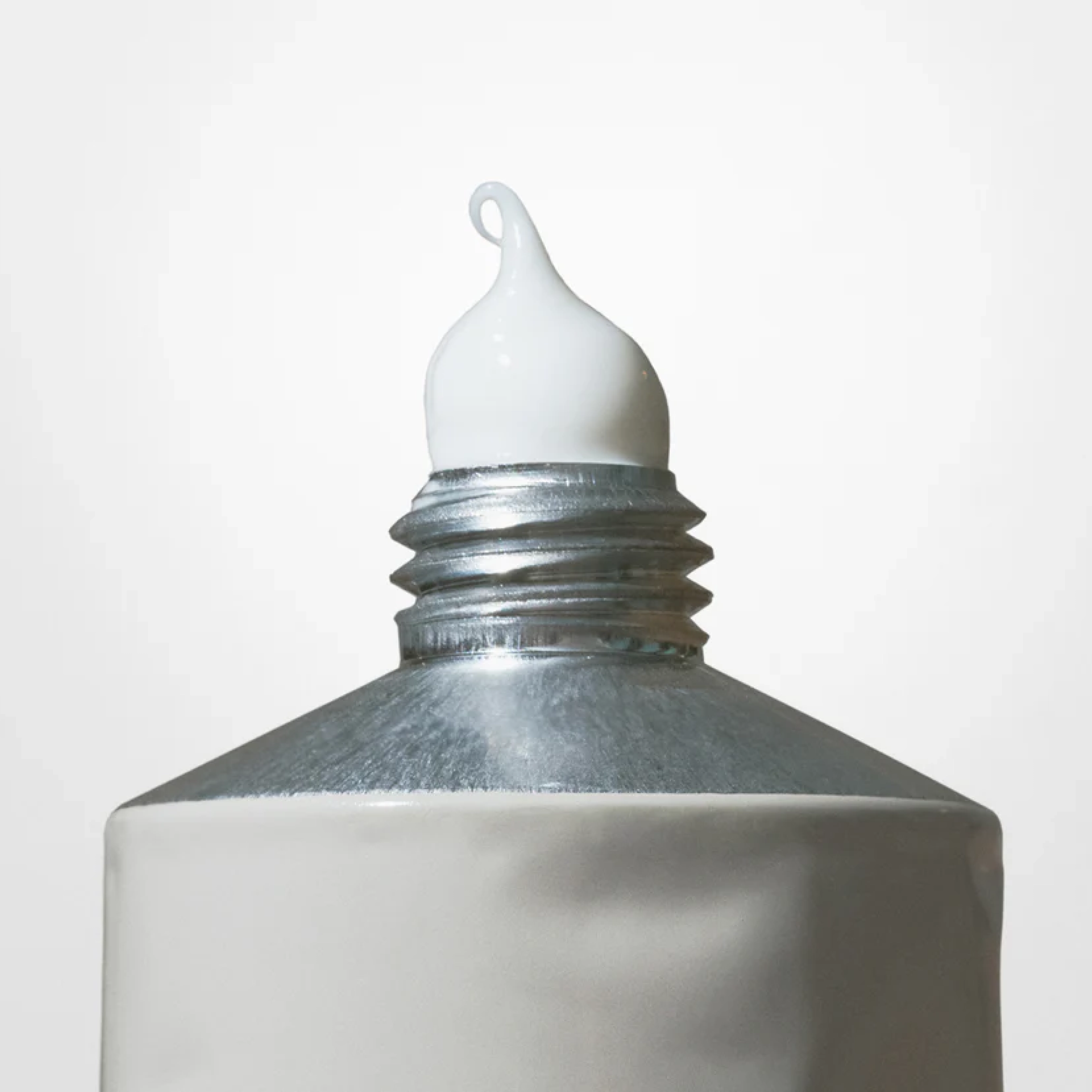 Зволожуючий лосьйон для тіла з ароматом сандалового дерева та ветиверу Body Lotion Santal & Vetiver SALT & STONE Обʼєм 100 мл — фото 3