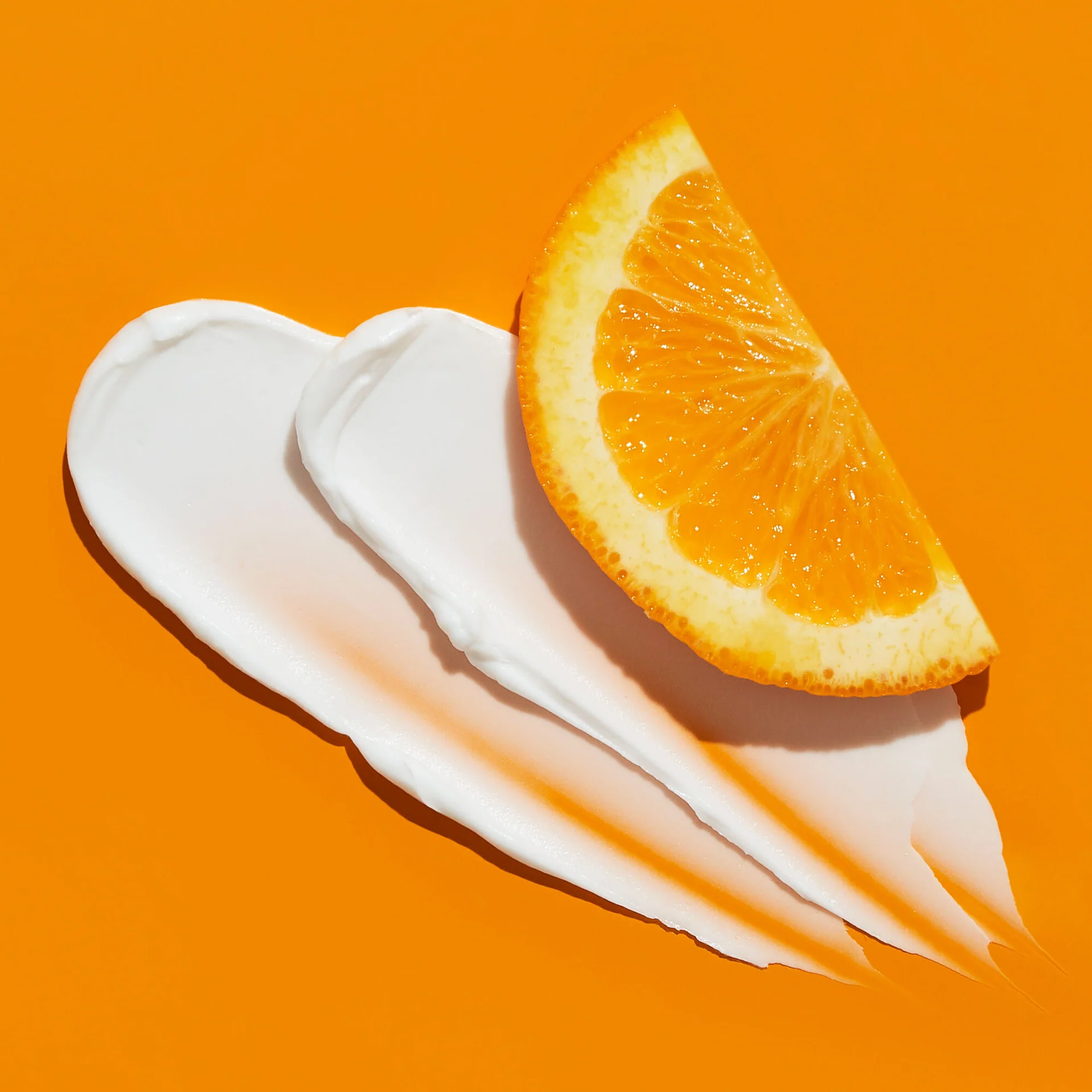 Осветляющий крем-гель с ниацинамидом и витамином С Potent-C Niacinamide Discoloration Treatment PETER THOMAS ROTH Объем 50 мл — фото 2