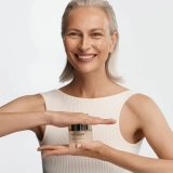 Зволожувальний крем з ефектом сяяння C-Illuminating 3D Moisturizer INSTYTUTUM Обʼєм 50 мл — фото 5
