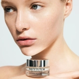 Крем-ліфтинг для зони навколо очей з освітлювальним ефектом Transforming Brightening Eye Cream INSTYTUTUM Обʼєм 15 мл — фото 4