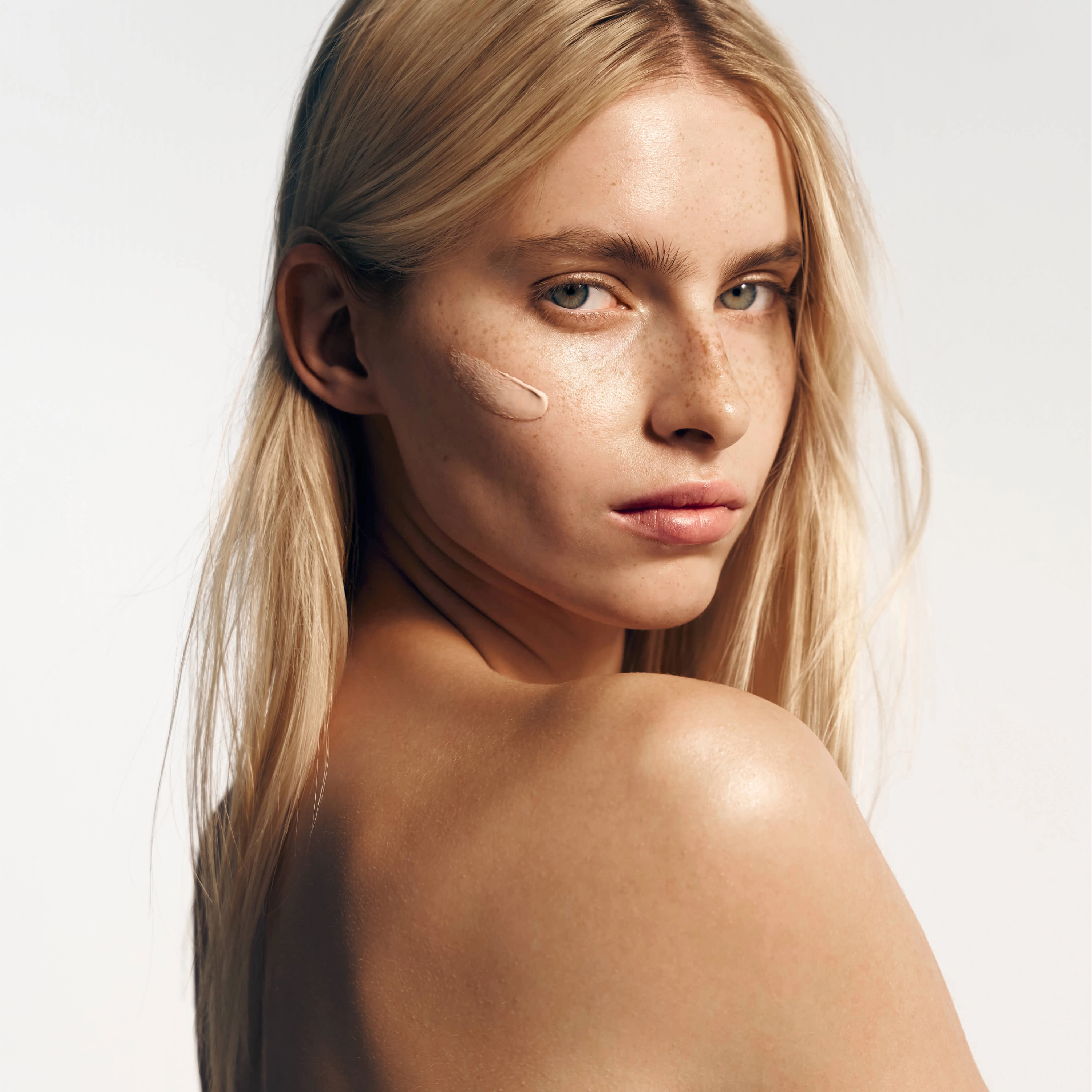 Сонцезахисний крем 3-в-1 Sunscription Dark Spot Defence SPF 50 INSTYTUTUM Обʼєм 50 мл — фото 3