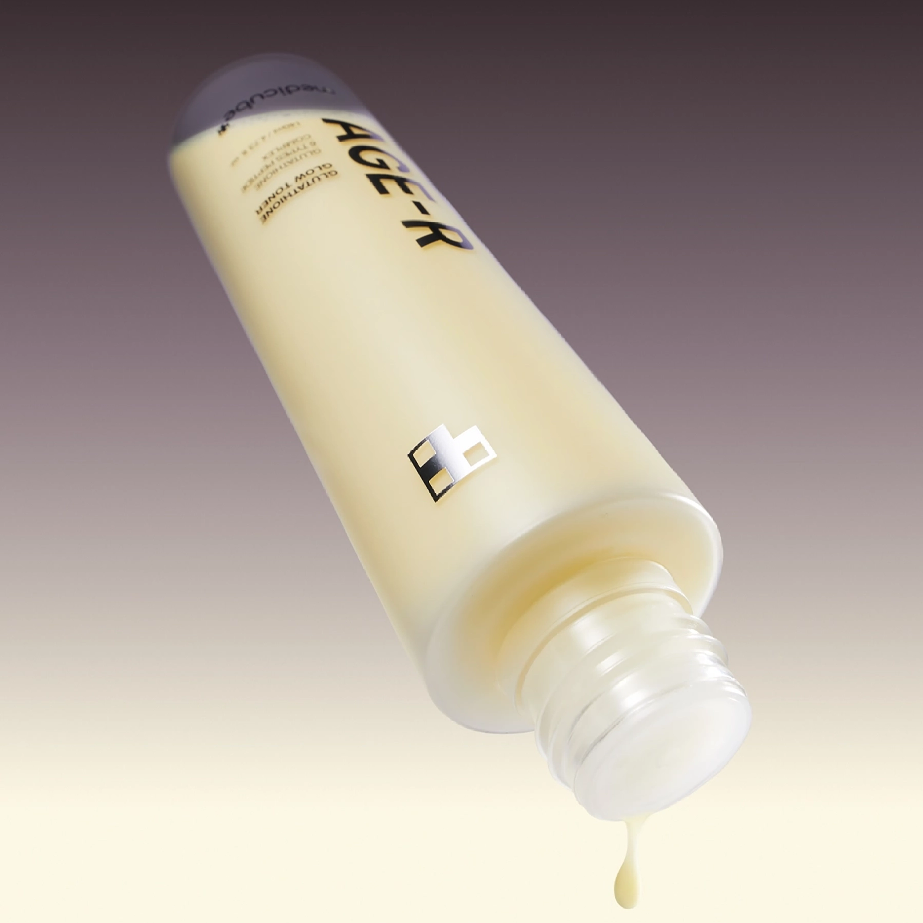 Тонер-молочко з глутатіоном для освітлення та сяйва AGE-R Glutathione Glow Toner MEDICUBE Обʼєм 140 мл — фото 2