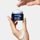 Увлажняющий балансирующий крем для кожи с расширенными порами Zero Pore One Day Cream MEDICUBE Объем 50 мл — фото 4