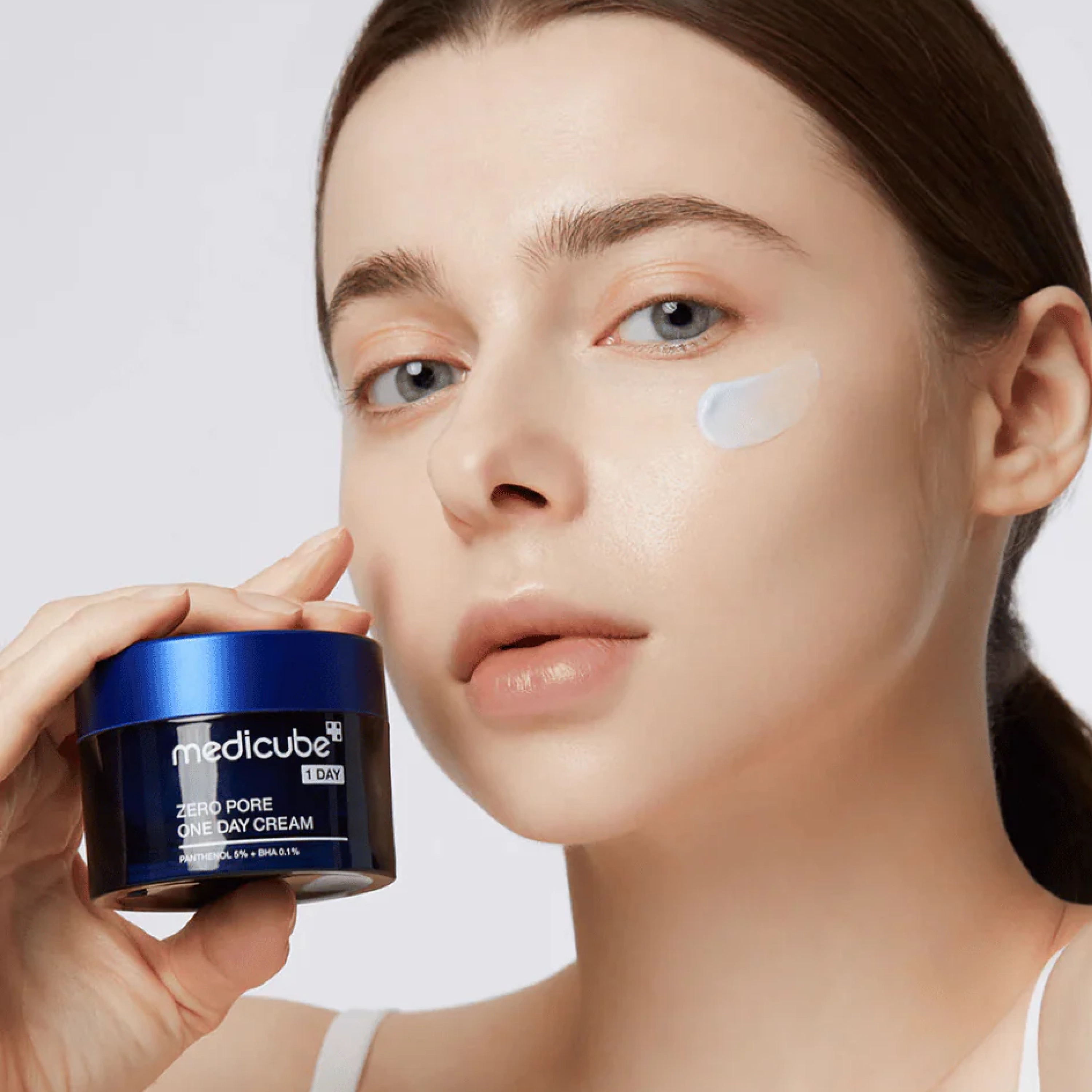 Увлажняющий балансирующий крем для кожи с расширенными порами Zero Pore One Day Cream MEDICUBE Объем 50 мл — фото 3