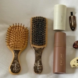 Мини бамбуковая расческа для волос Mini Bamboo Paddle Brush in Toasted Sugar EMI JAY — фото 7