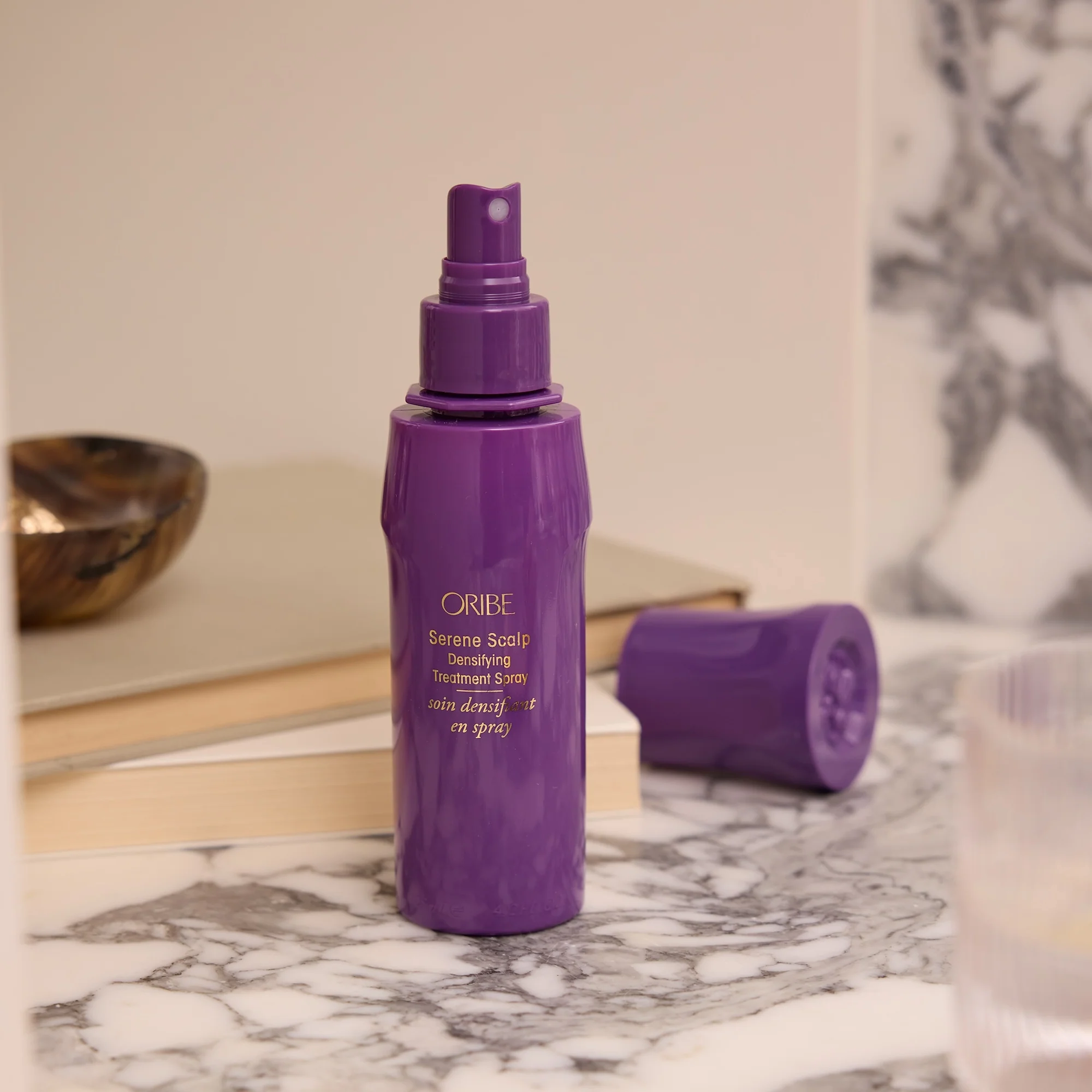 Ущільнюючий спрей для тонкого волосся Serene Scalp Thickening Treatment Spray ORIBE Обʼєм 125 мл — фото 3