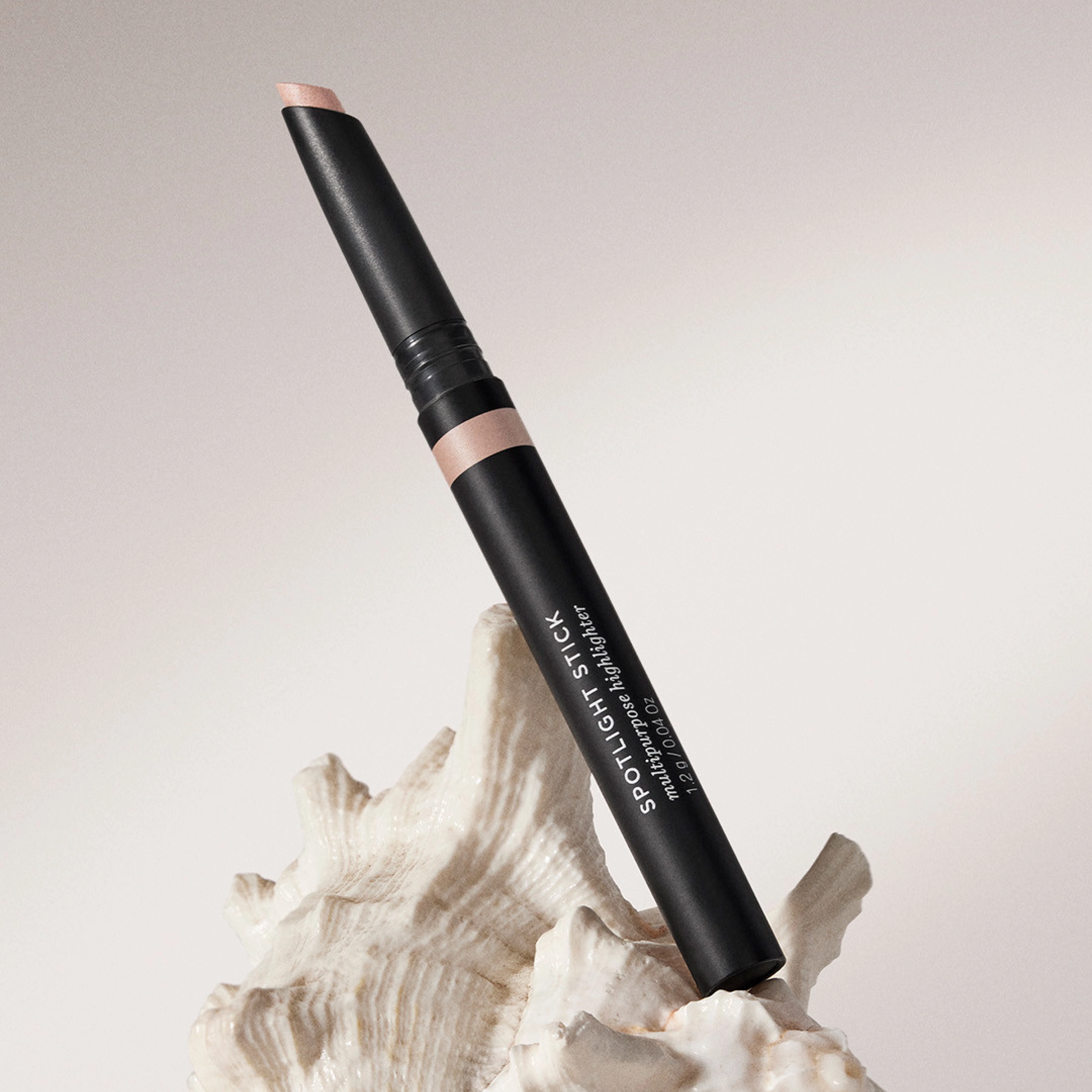Лимитированный набор для объема и ухода за ресницами Spotlight On Lashes Collection REVITALASH — фото 6