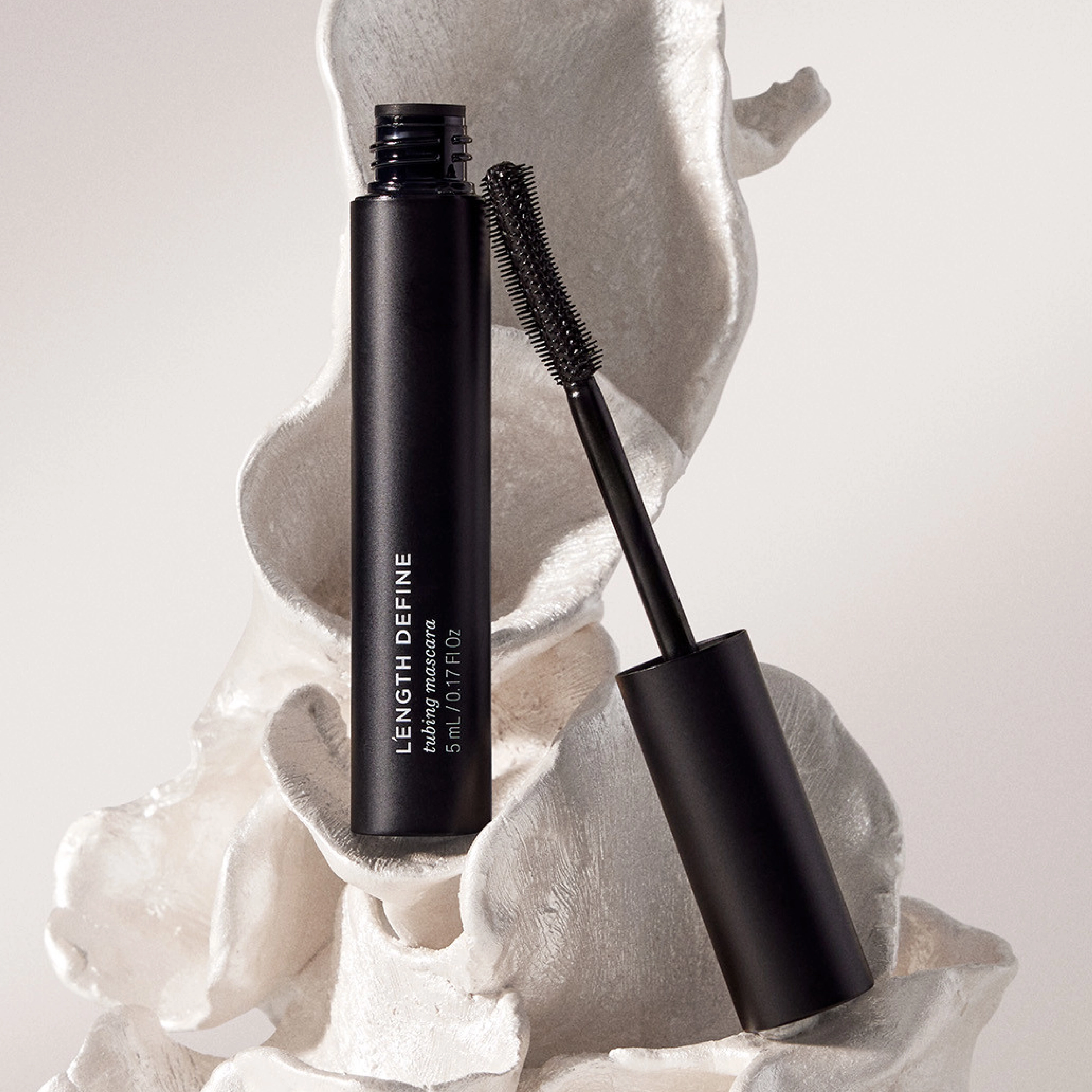 Лимитированный набор для объема и ухода за ресницами Spotlight On Lashes Collection REVITALASH — фото 8