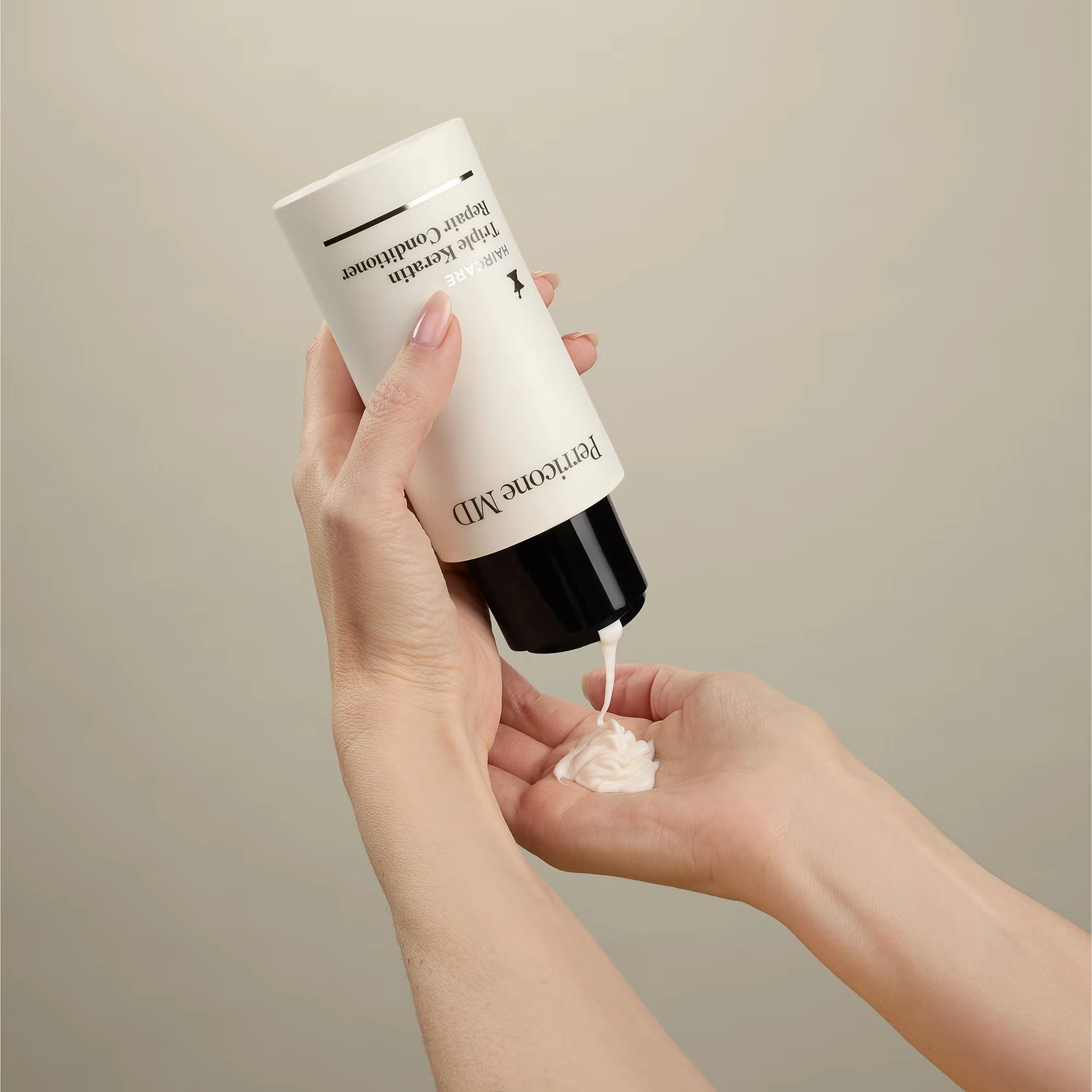 Зміцнювальний та відновлювальний кондиціонер для волосся Haircare Triple Keratin Repair Conditioner PERRICONE MD Обʼєм 300 мл — фото 3