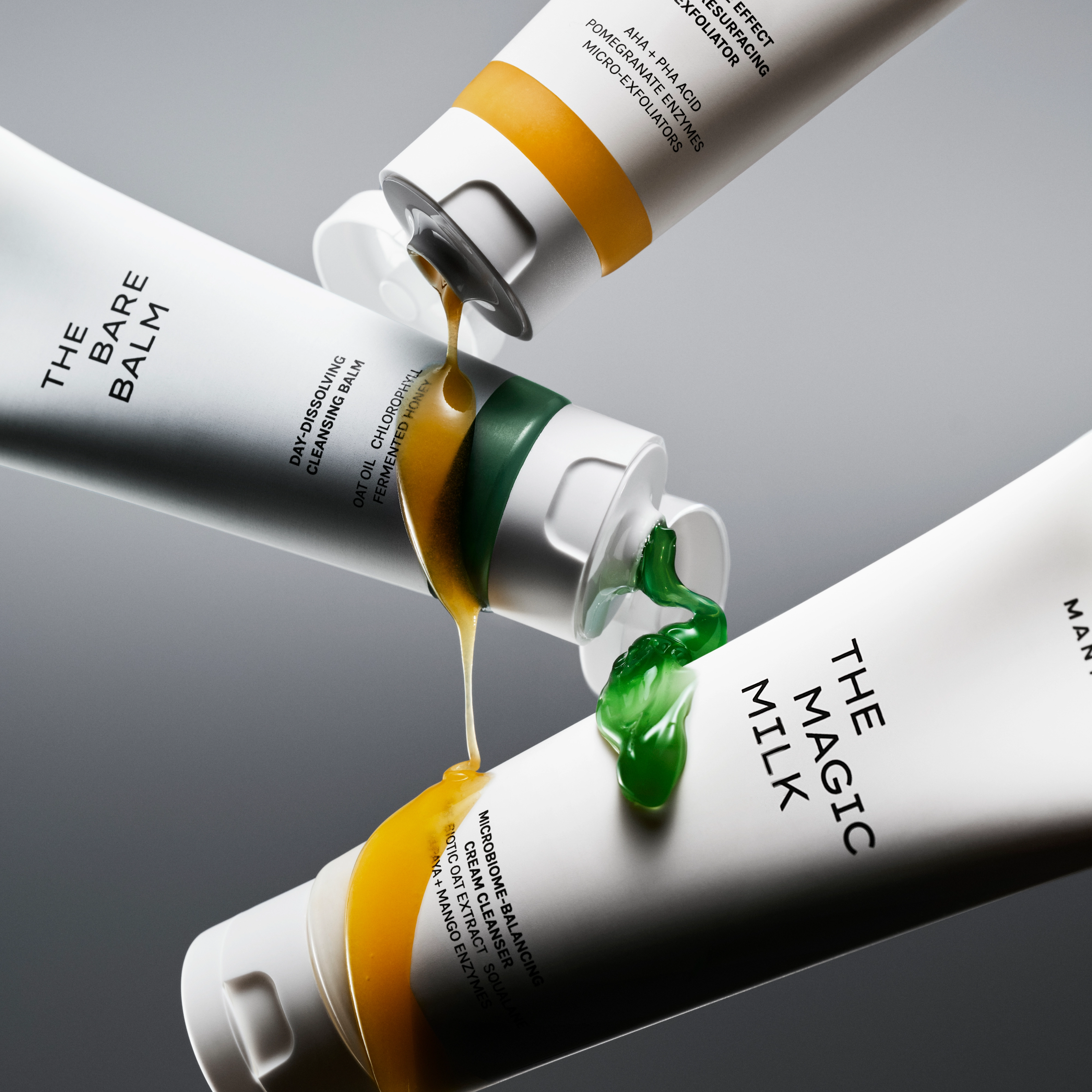 Кремовое молочко для деликатного очищения кожи The Magic Milk – Microbiome-Balancing Cream Cleanser MANTLE Объем 125 мл — фото 6