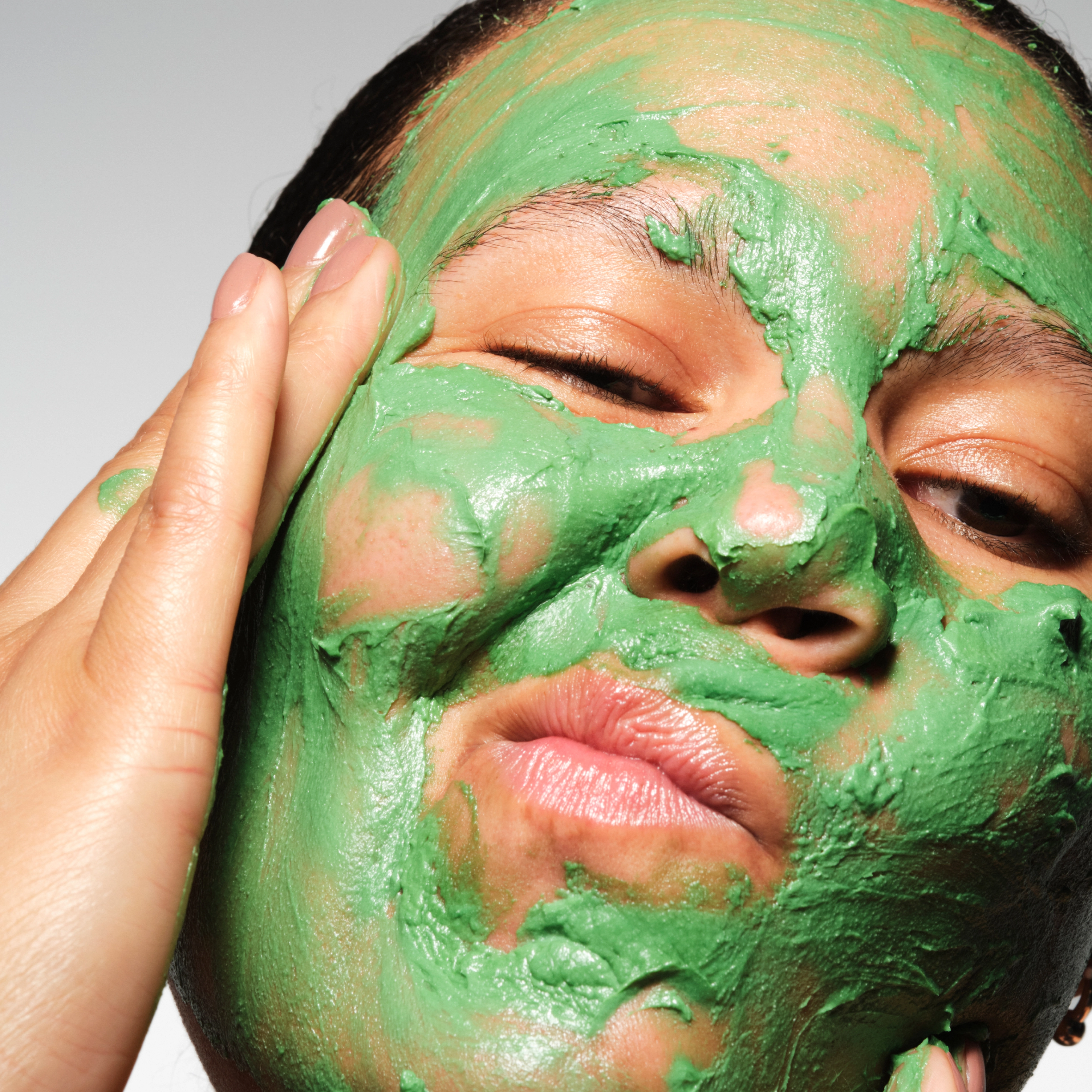 Детокс-маска з матчею для глибокого очищення шкіри The Green Mask – Clarifying + Non-Drying Matcha Mask MANTLE Обʼєм 75 мл — фото 5