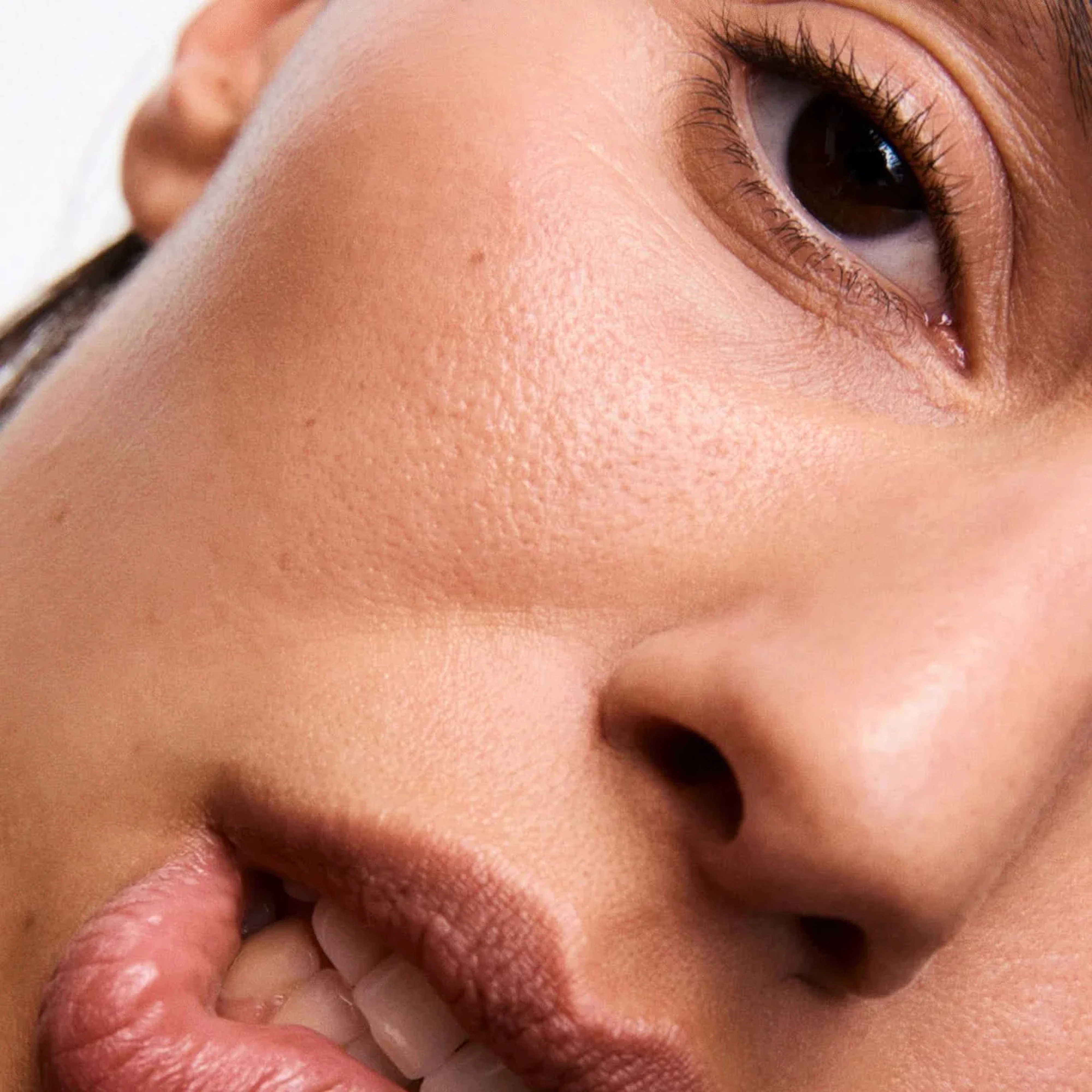 Увлажняющие пады с муцином медузы для сияния и гладкости кожи The Hydra Pads – Daily Hydrating Exfoliation Pads MANTLE — фото 3