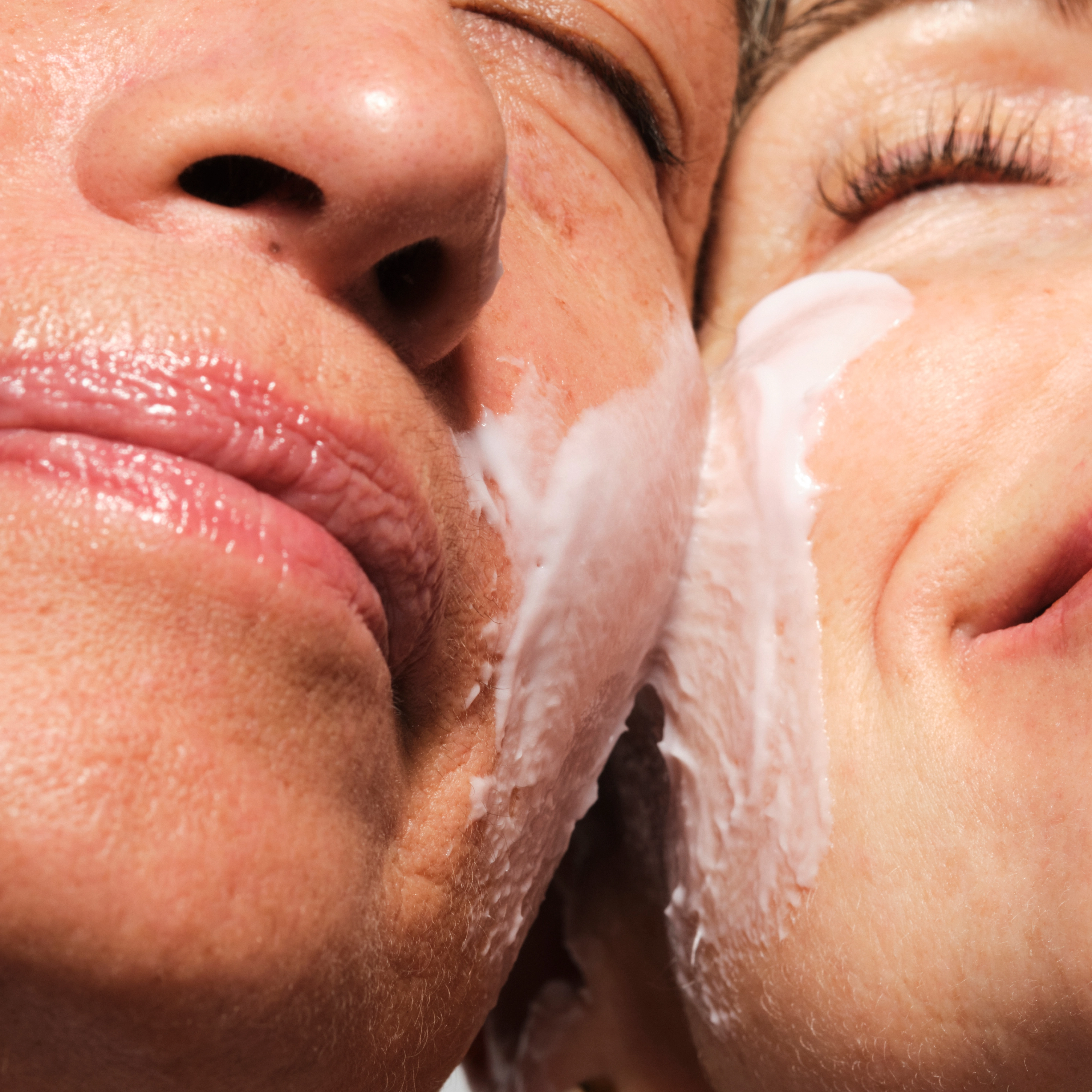 Маска з AHA- та PHA-кислотами для сяйва та оновлення шкіри The Miracle Mask – Resurfacing Glow-Up Mask MANTLE Обʼєм 75 мл — фото 5