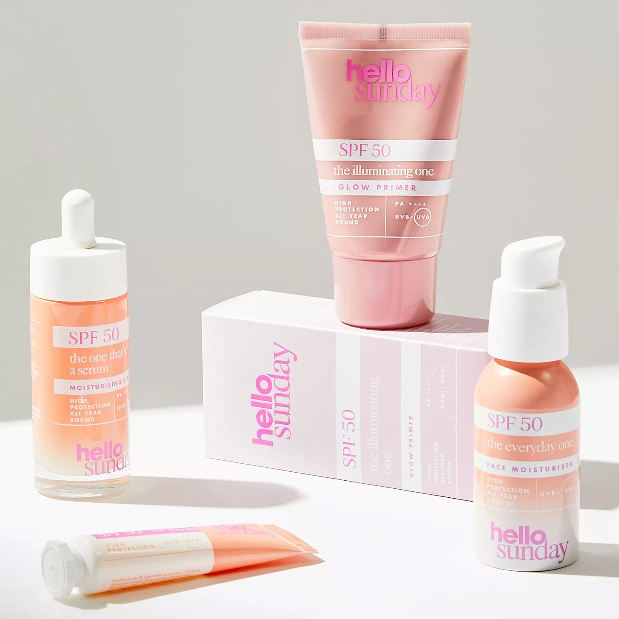 Зволожувальний крем для обличчя SPF 50 з гіалуроновою кислотою The Everyday One Face Moisturiser SPF 50 with Hyaluronic Acid HELLO SUNDAY Обʼєм 50 мл — фото 7