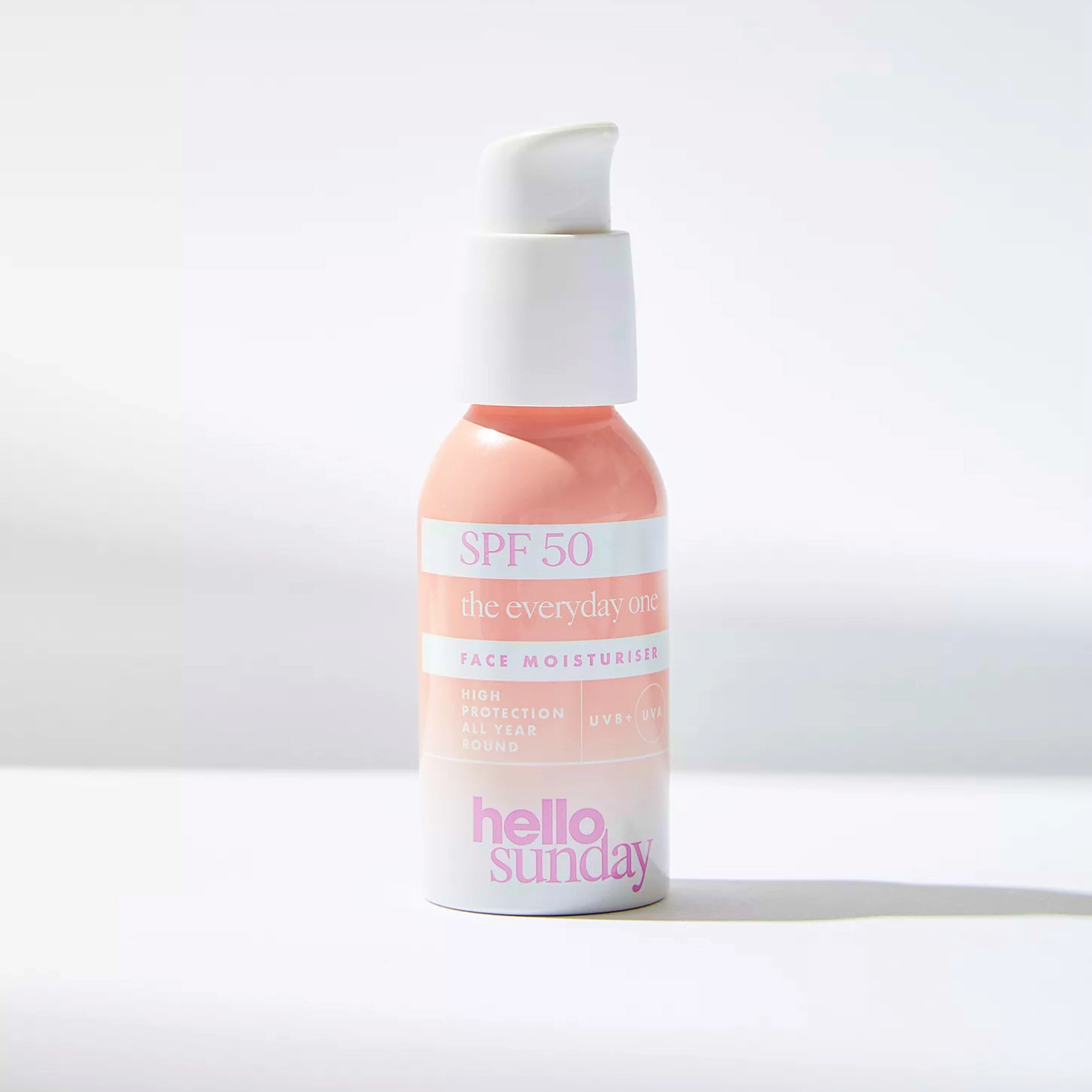 Зволожувальний крем для обличчя SPF 50 з гіалуроновою кислотою The Everyday One Face Moisturiser SPF 50 with Hyaluronic Acid HELLO SUNDAY Обʼєм 50 мл — фото 8
