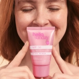 Сяючий праймер SPF 50 з гіалуроновою кислотою The Illuminating One SPF 50 Glow Makeup Primer with Hyaluronic Acid HELLO SUNDAY Обʼєм 50 мл — фото 5